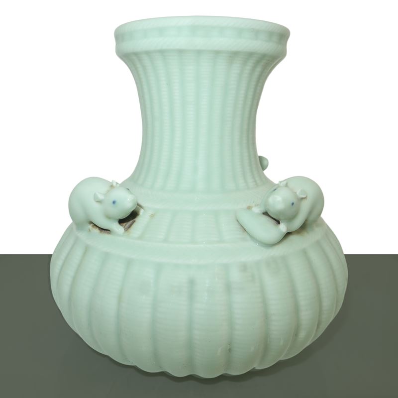 Vaso Cinese con Decori a Forma di Animali