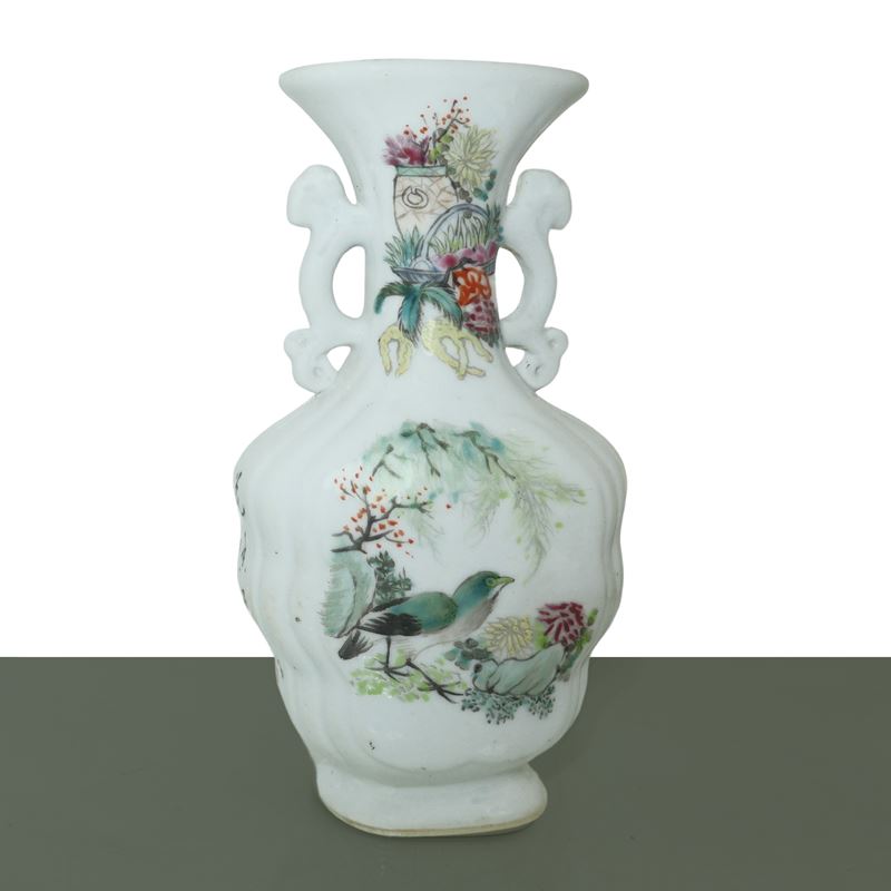 Bottiglia con decori e firme di celebrità cinesi