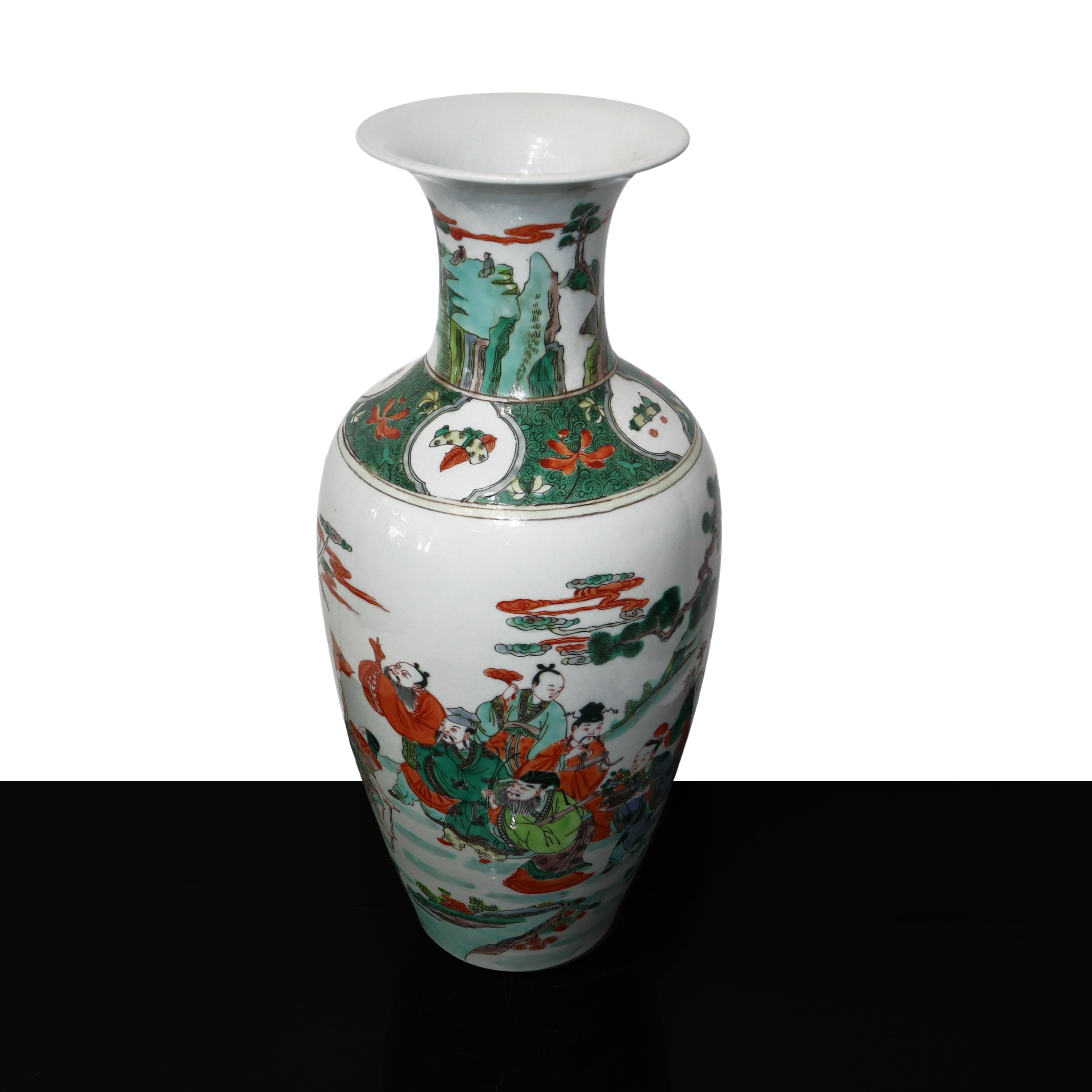 Vaso cinese in porcellana decorato con scene di grande valore storico