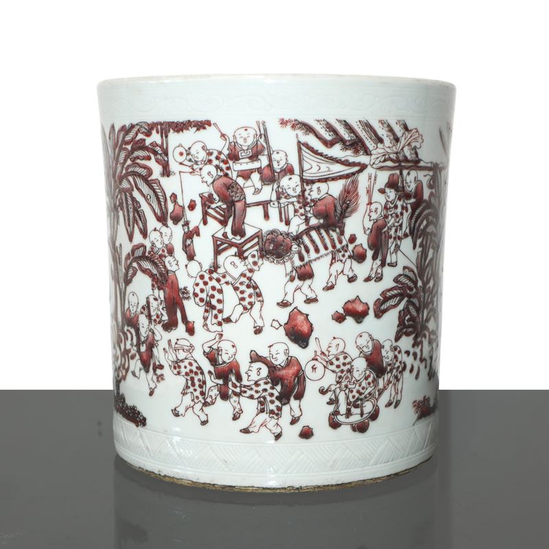 Grande portapennelli, con decori cinesi di buon auspicio raffigurante bambini