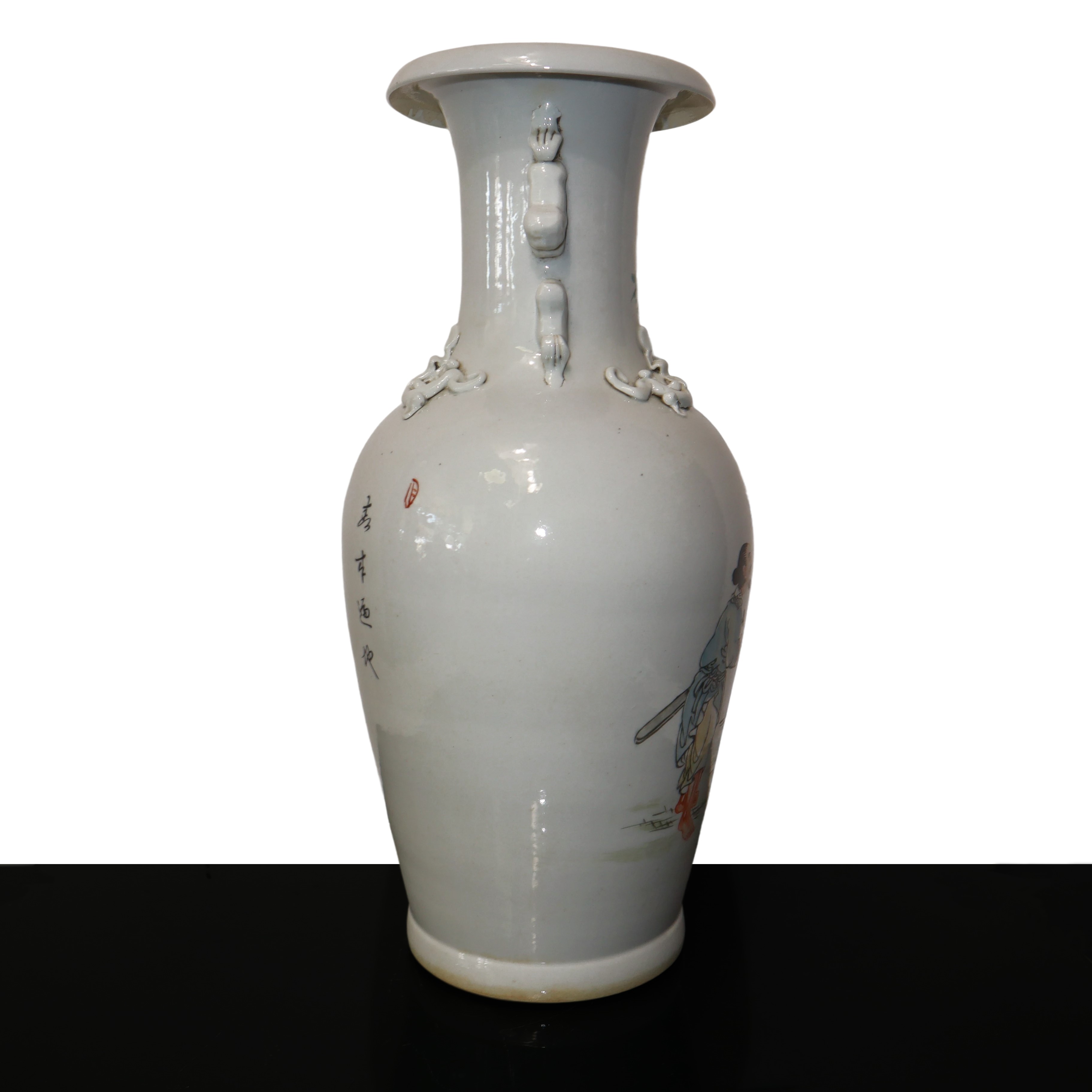 Vaso cinese Qian Jiang con decorazione a rilievo sul collo e raffigurazione di scene di vita sul ...