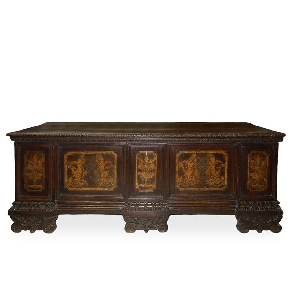 Chest with floral inlays and cherubs on the front