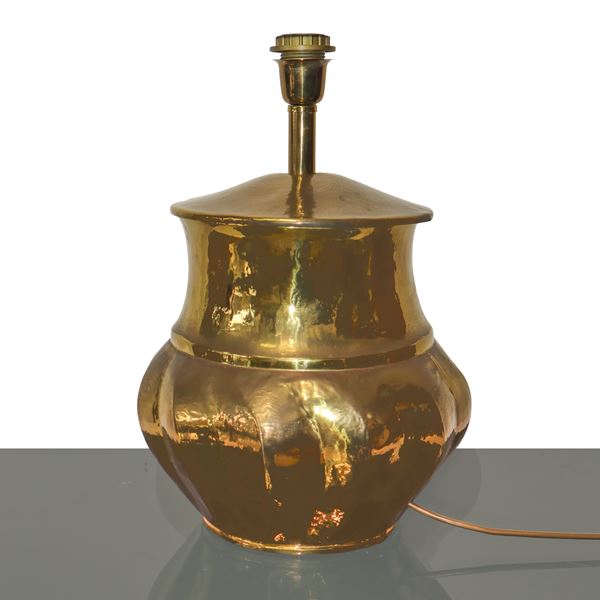 Lamp with golden metal base