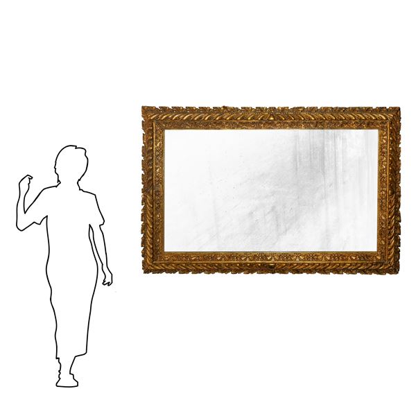 Specchiera in legno dorato