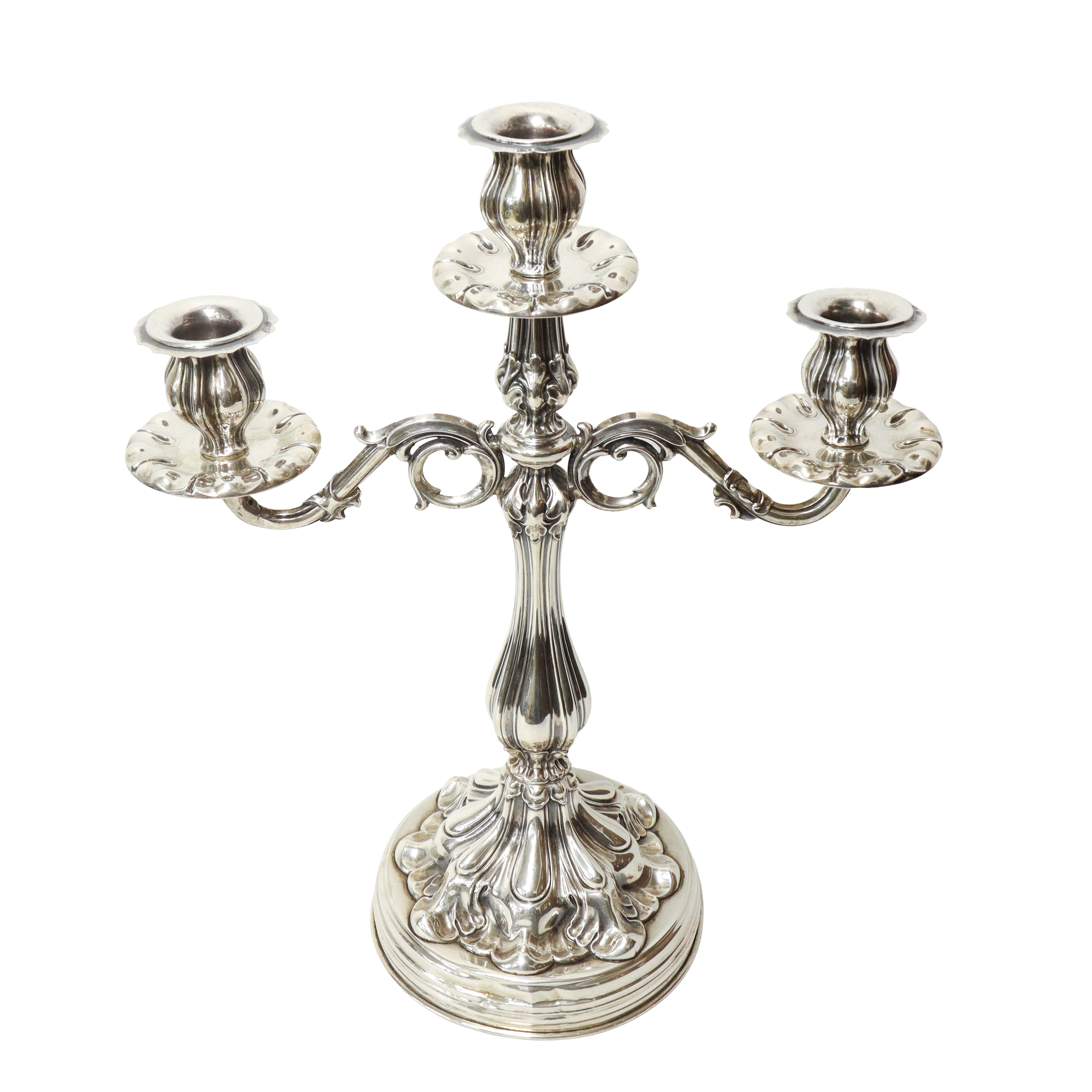 Candeliere a tre fiamme in argento 800 con base circolare