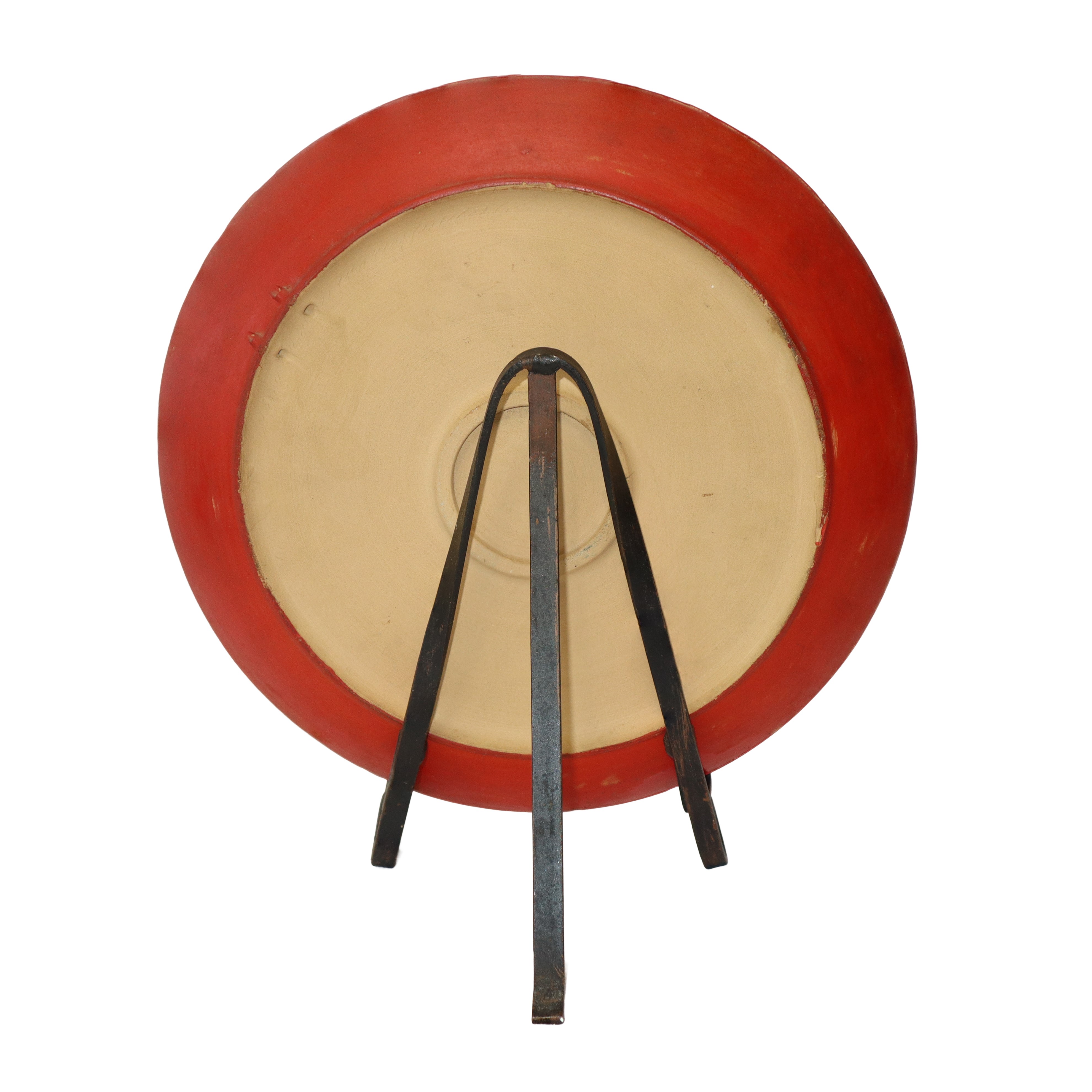 Piatto in ceramica con piedistallo in ferro con scena dei paladini