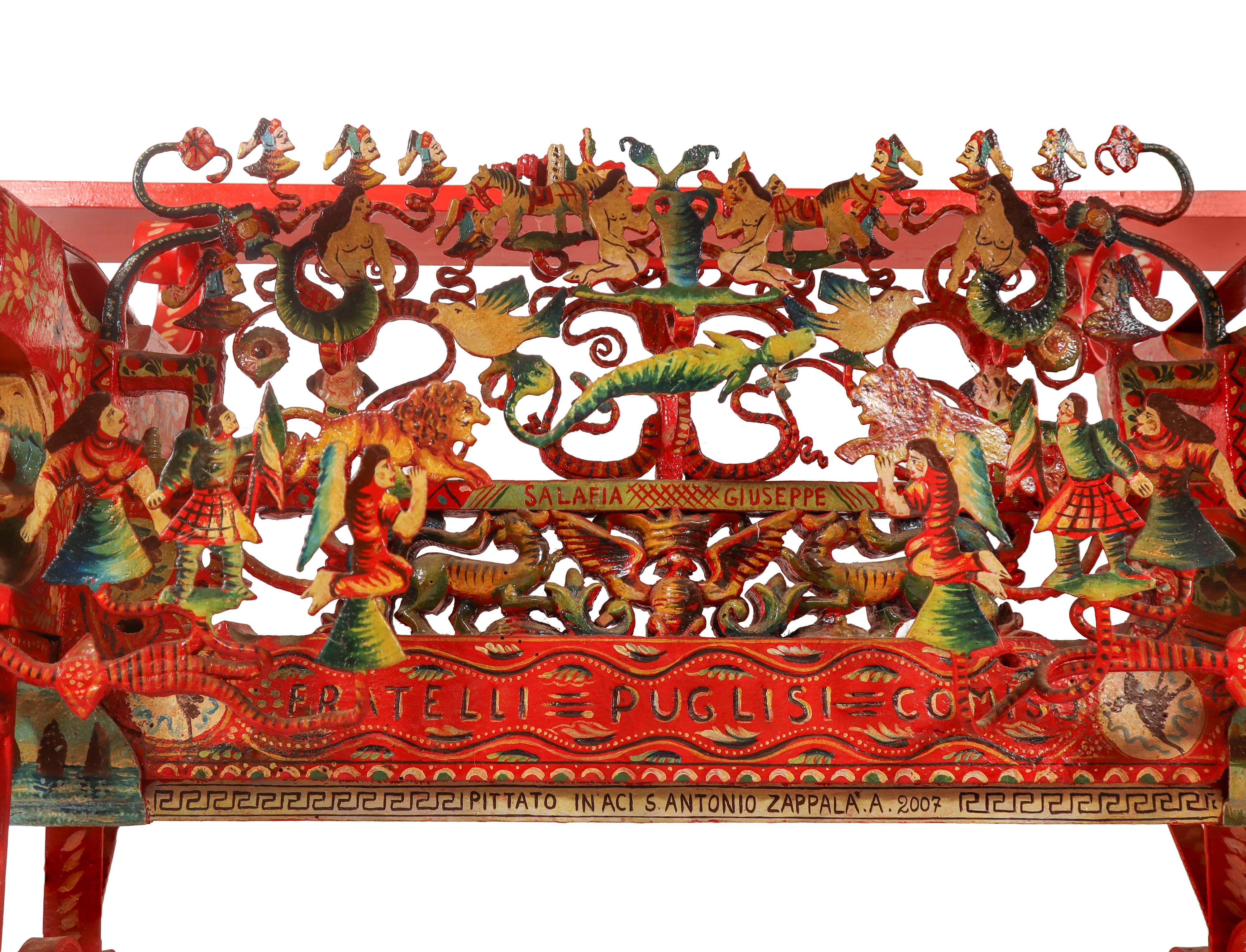 Tavolino in legno dipinto policromo con scene siciliane e paladini