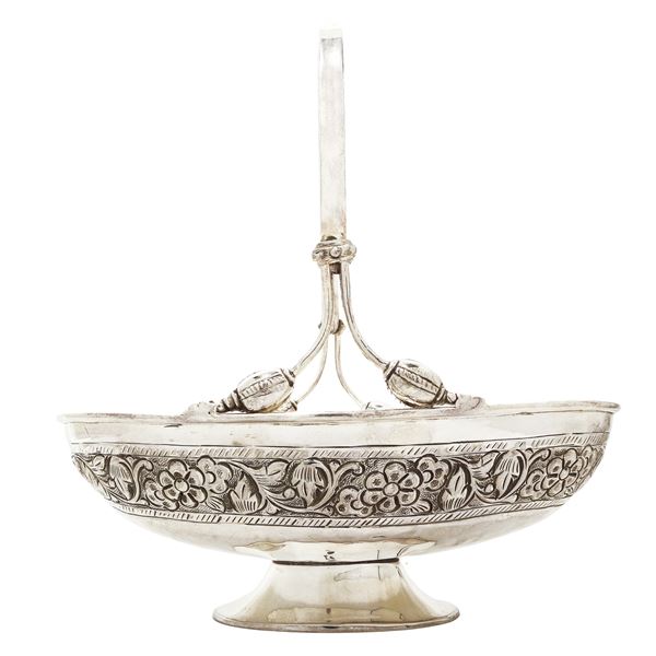 Sheffield cake stand with handle and embossed decoration