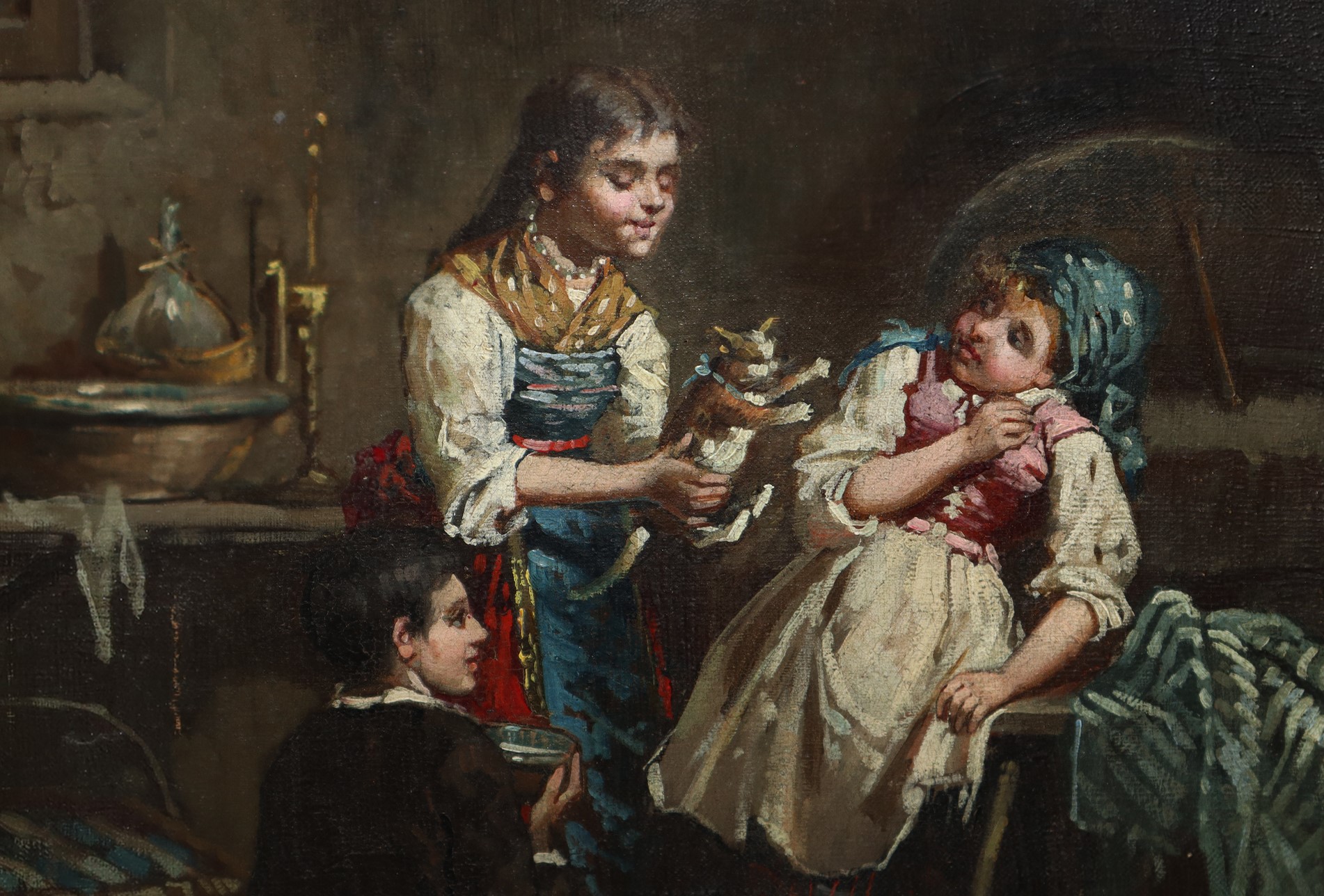 Scena d'interno con bambini e gatto