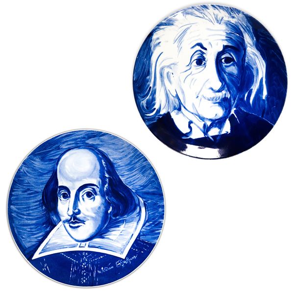 Porcelain Meissen - Group of 2 porcelain plates on a blue background