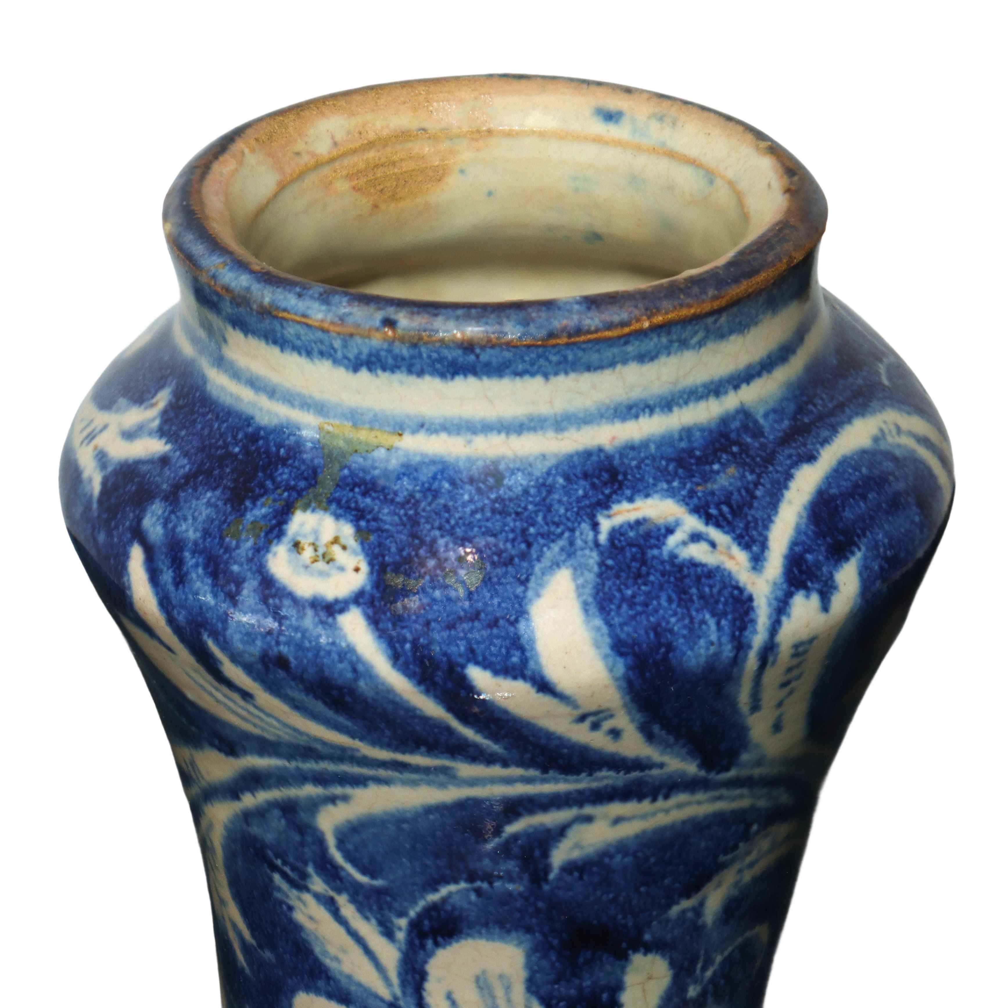 Albarello in ceramica di Caltagirone dipinto nei toni del bianco e blu