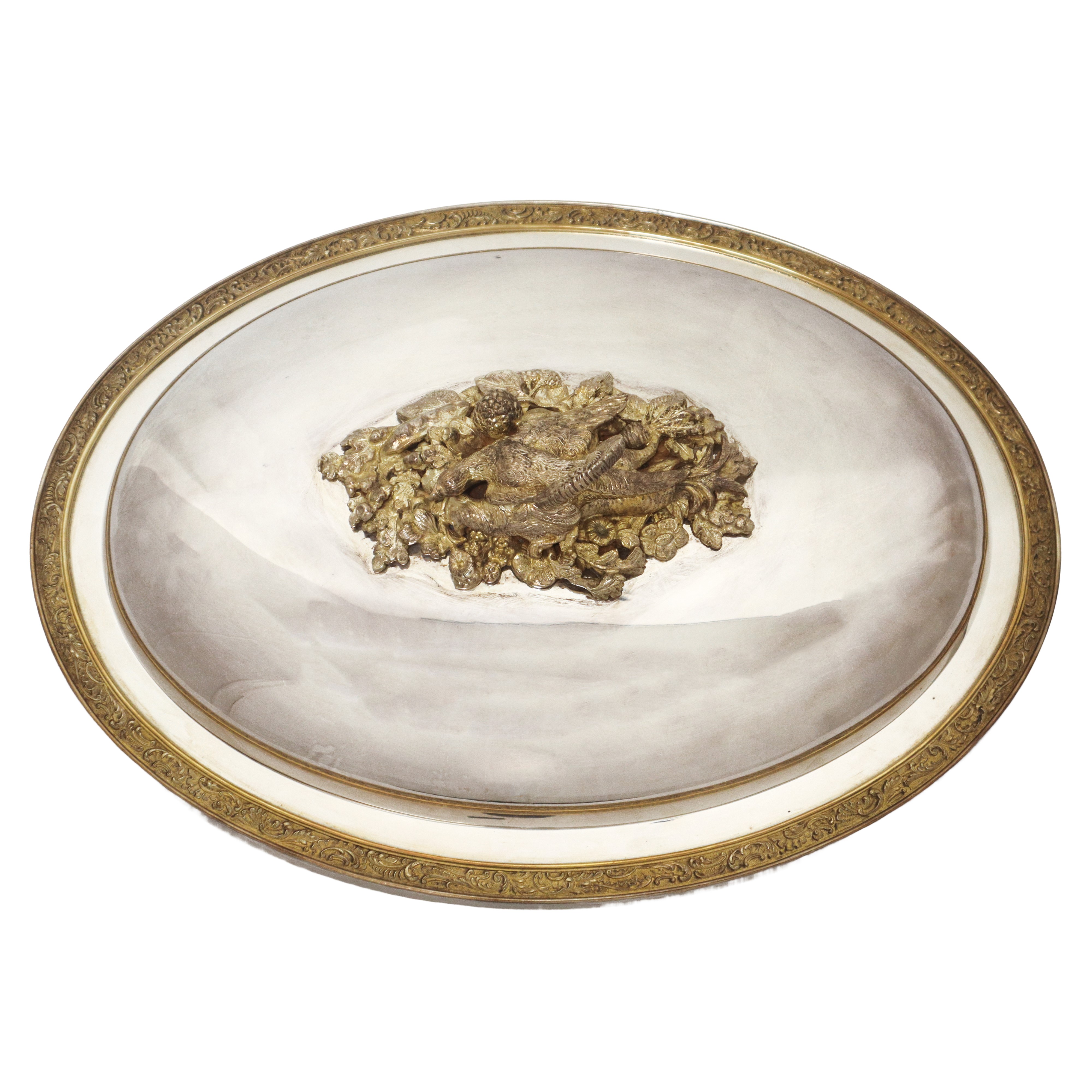 Legumiera in sheffield con presa con cacciagione e bordo dorato decorato a sbalzo