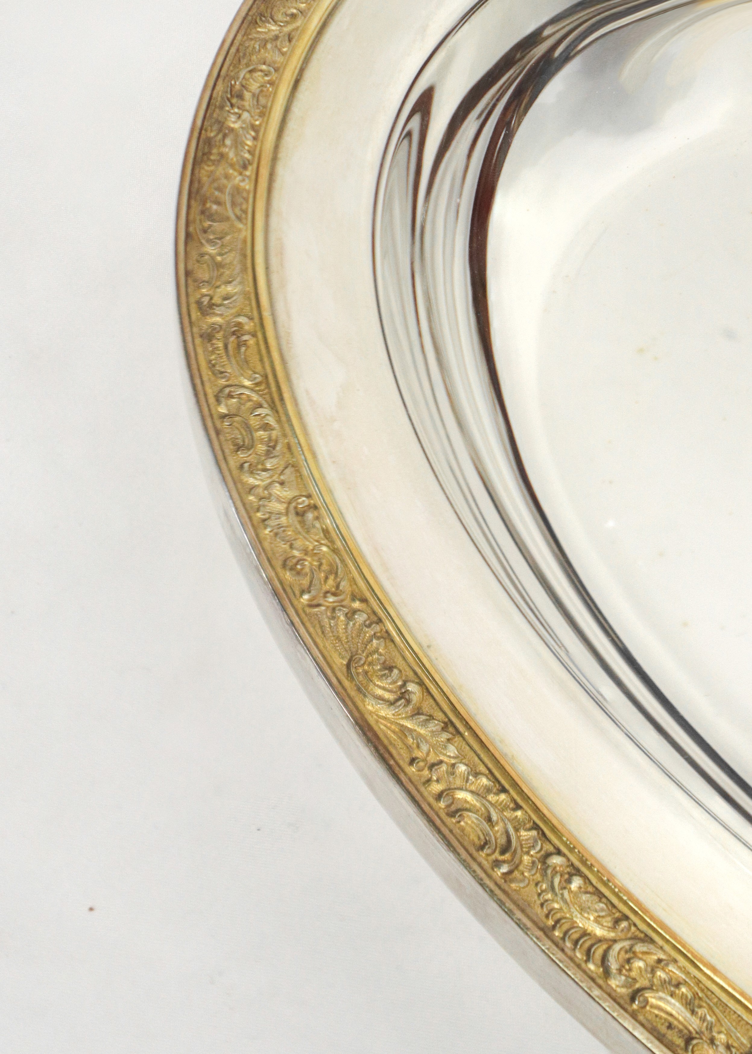 Legumiera in sheffield con presa con cacciagione e bordo dorato decorato a sbalzo