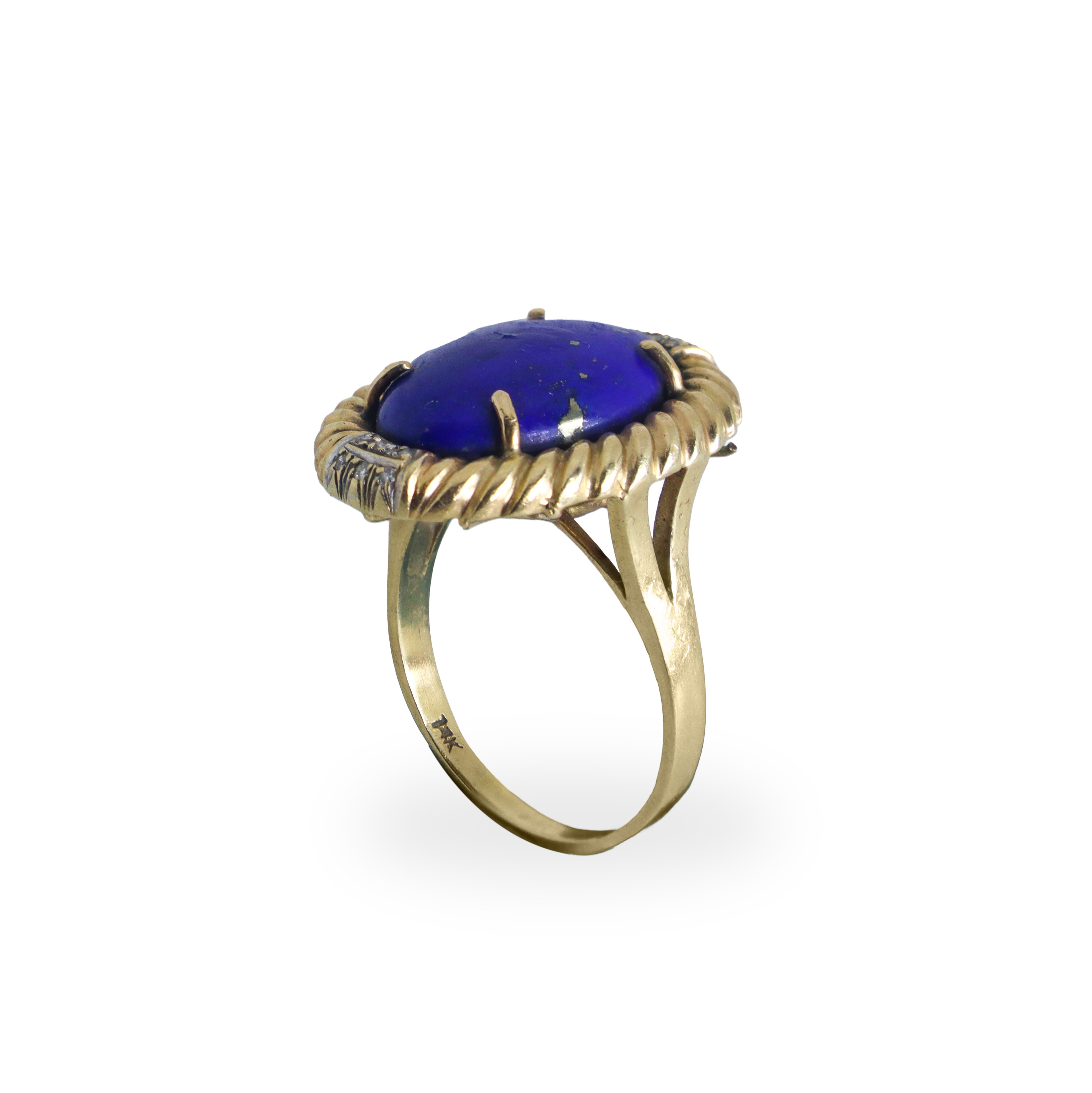 Anello da cocktail in oro giallo 14 kt con lapislazzulo centrale