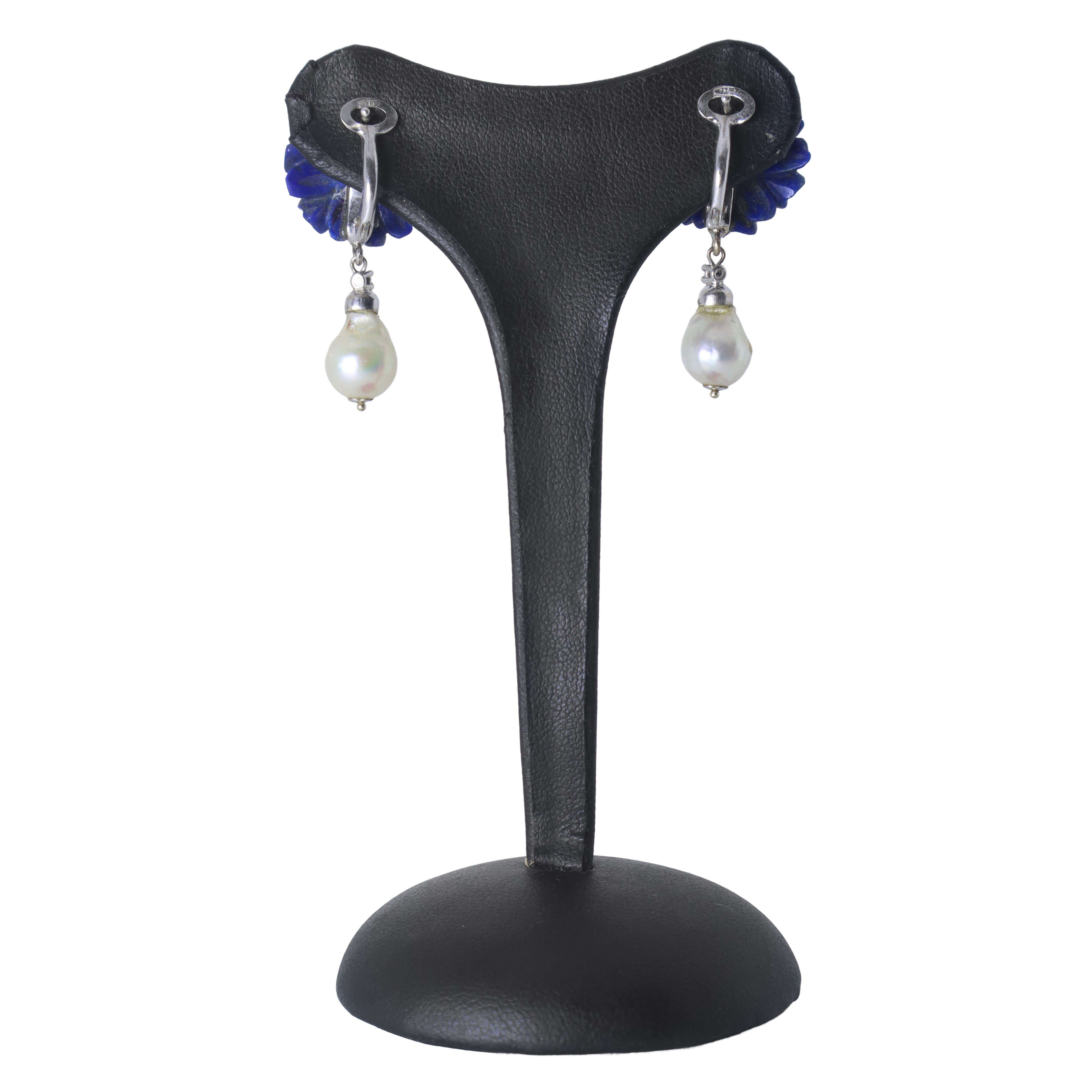 Orecchini in oro bianco 750 a forma di fiore in lapislazzulo con diamante centrale e perla penden...