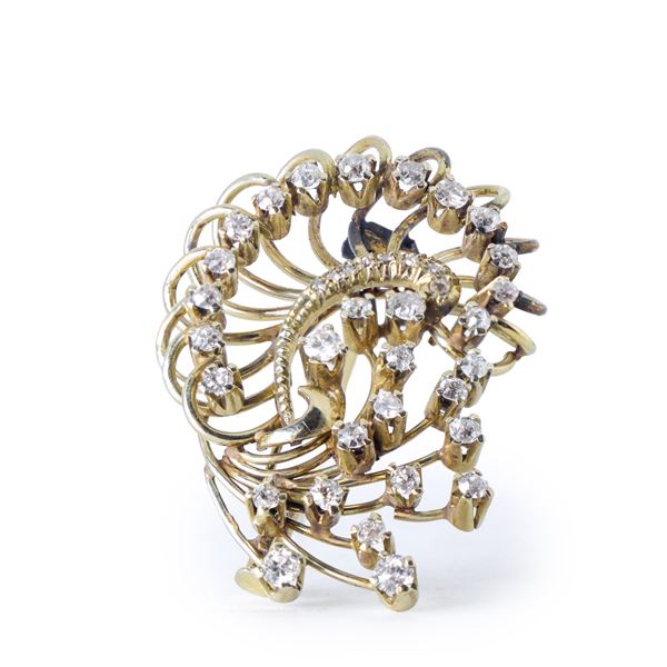 Brooch in 750 yellow gold and diamonds