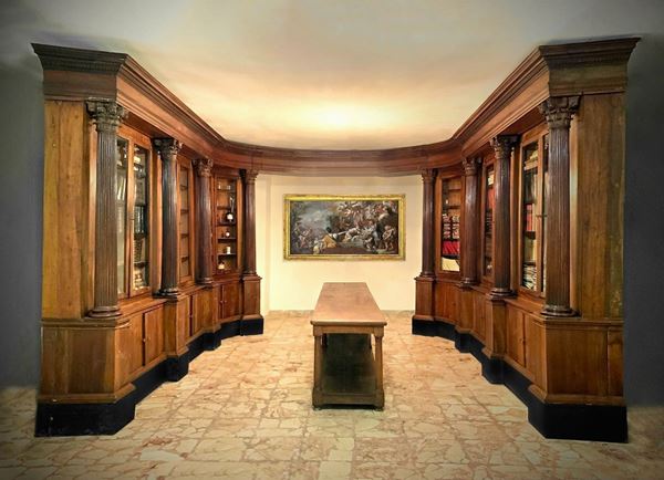 Ancient and magnificent bookcase-Boiserie cabinet in solid walnut wood of Renaissance neoclassical style