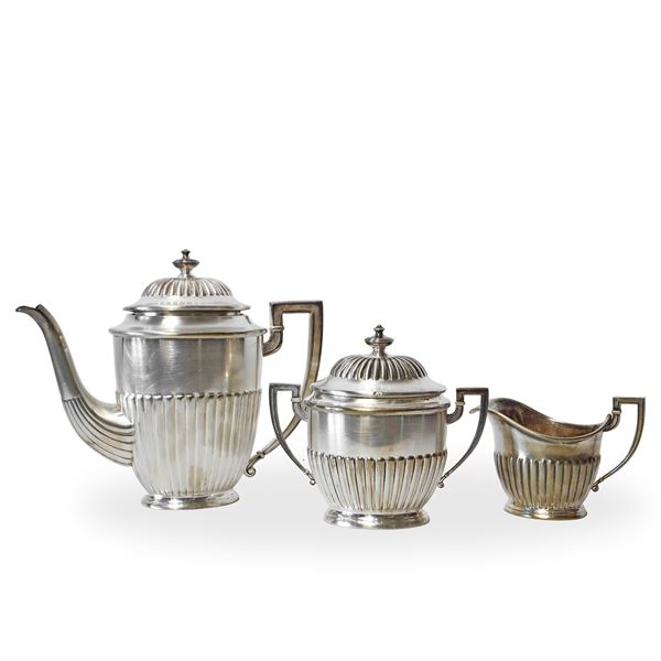 Servizio da tè in sheffield composto da: teiera, zuccheriera e lattiera