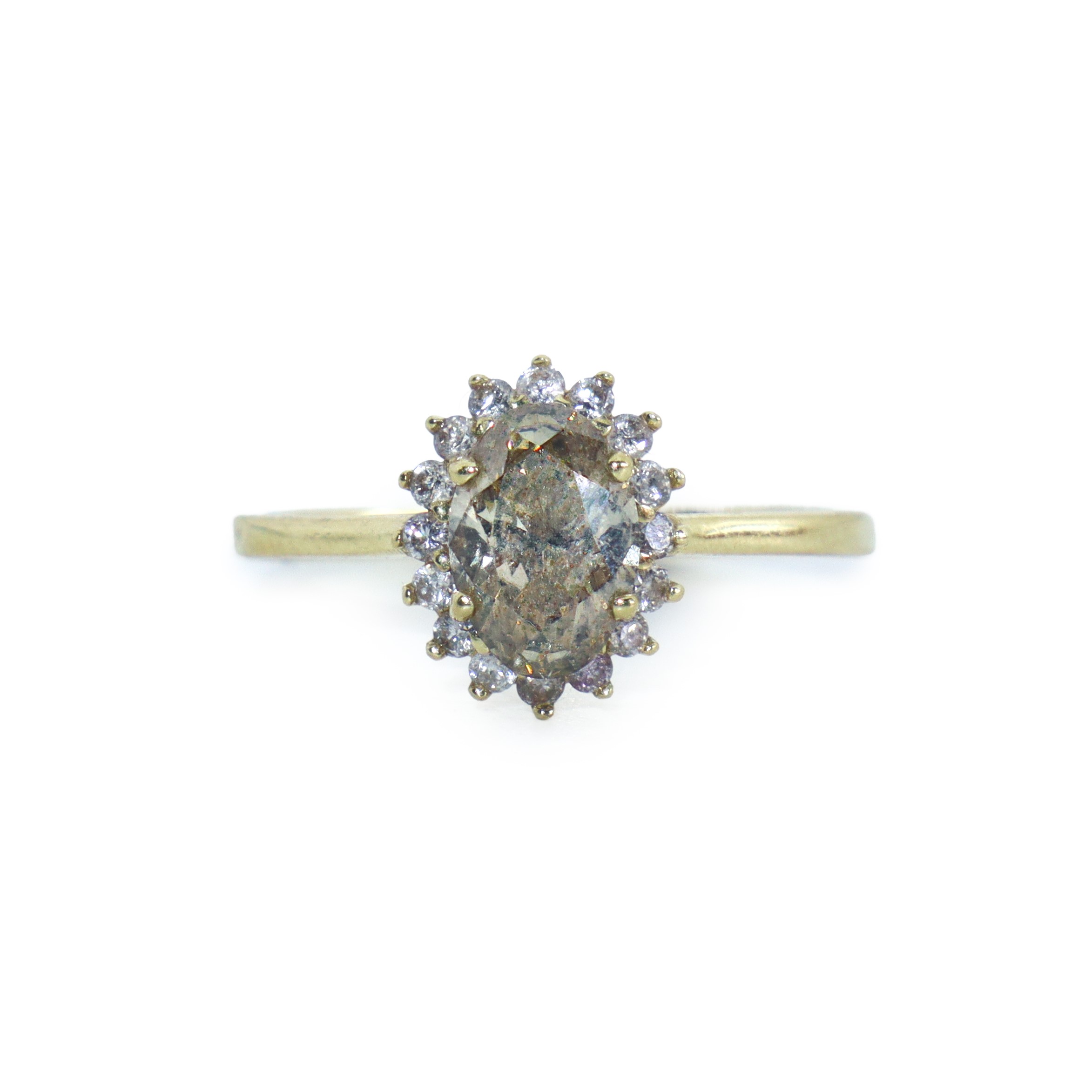 Anello in oro giallo con diamanti 16 diamanti very light pink a ghiera e al centro con natural Fa...