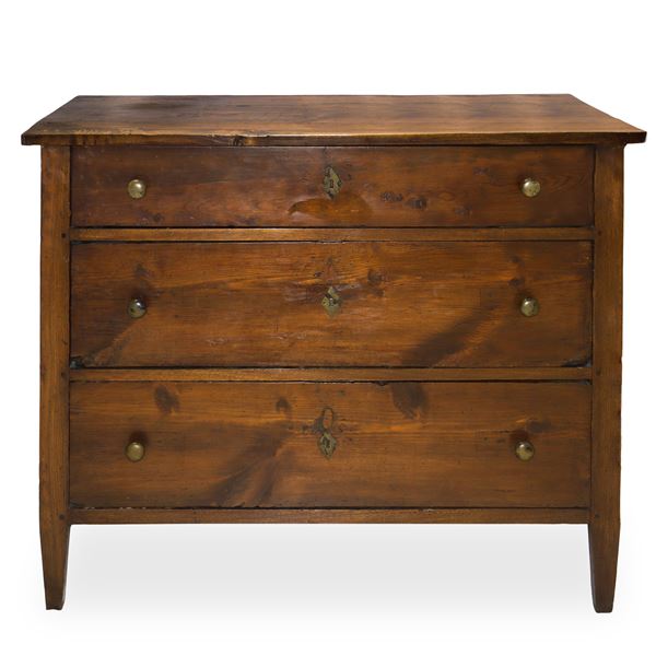 Louis XVI chest of drawers with clear diamond-shaped escutcheons and truncated pyramidal feet 