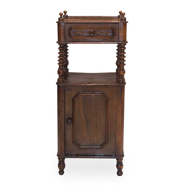 Comodino in legno di noce a due pianali con cassetto superiore e piccola anta inferiore
