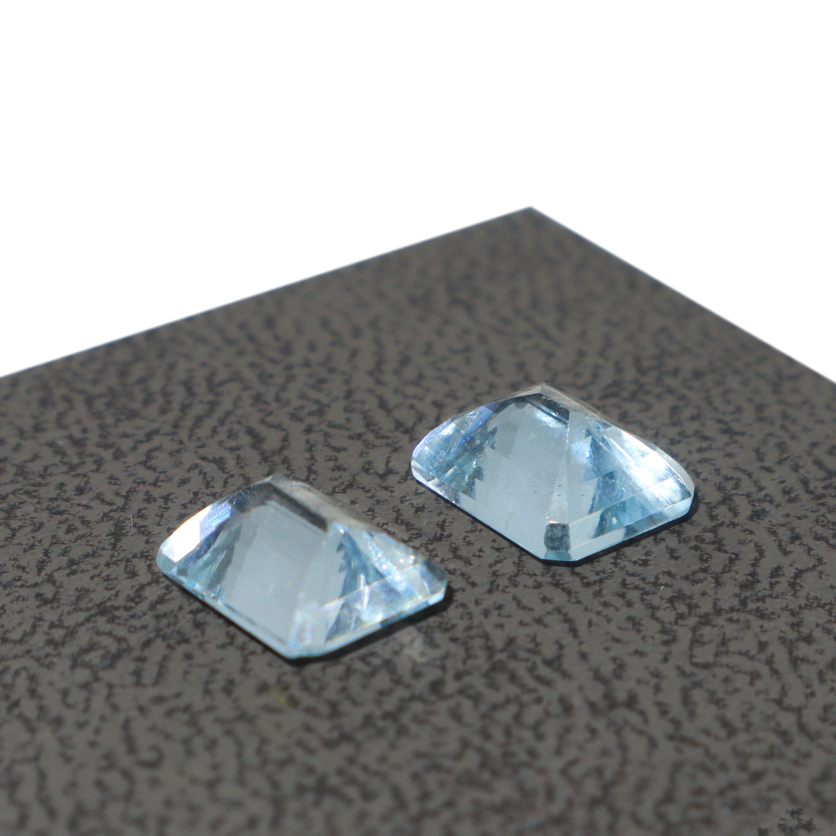 Coppia di Acquemarine, light blue, 2,73 ct e 2,96 ct