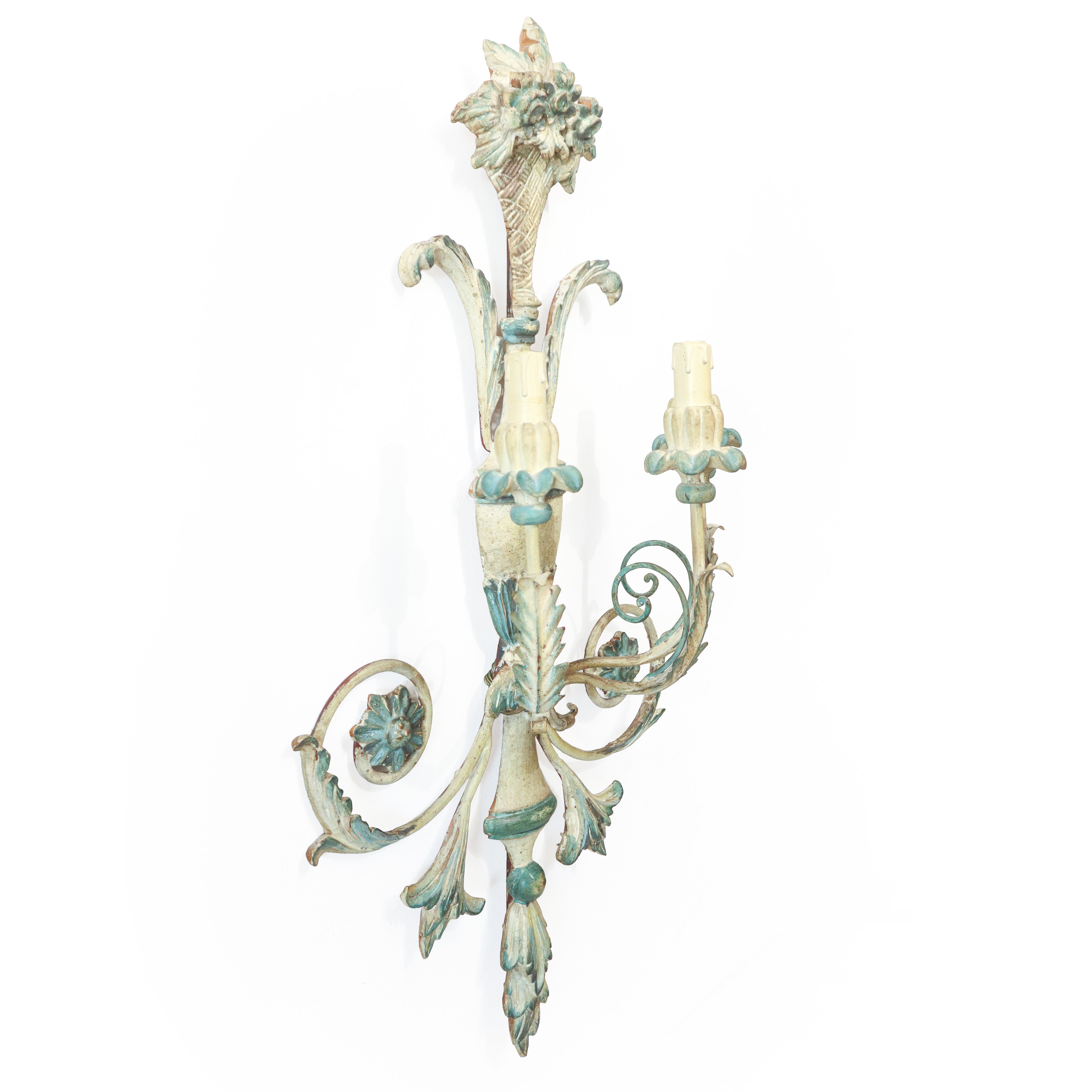 Coppia di appliques in legno colorato celeste e bianco