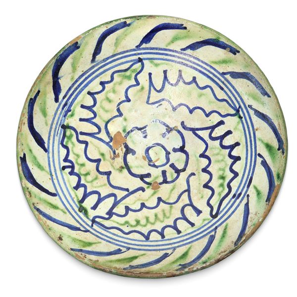 Piatto  in maiolica policroma Seminara