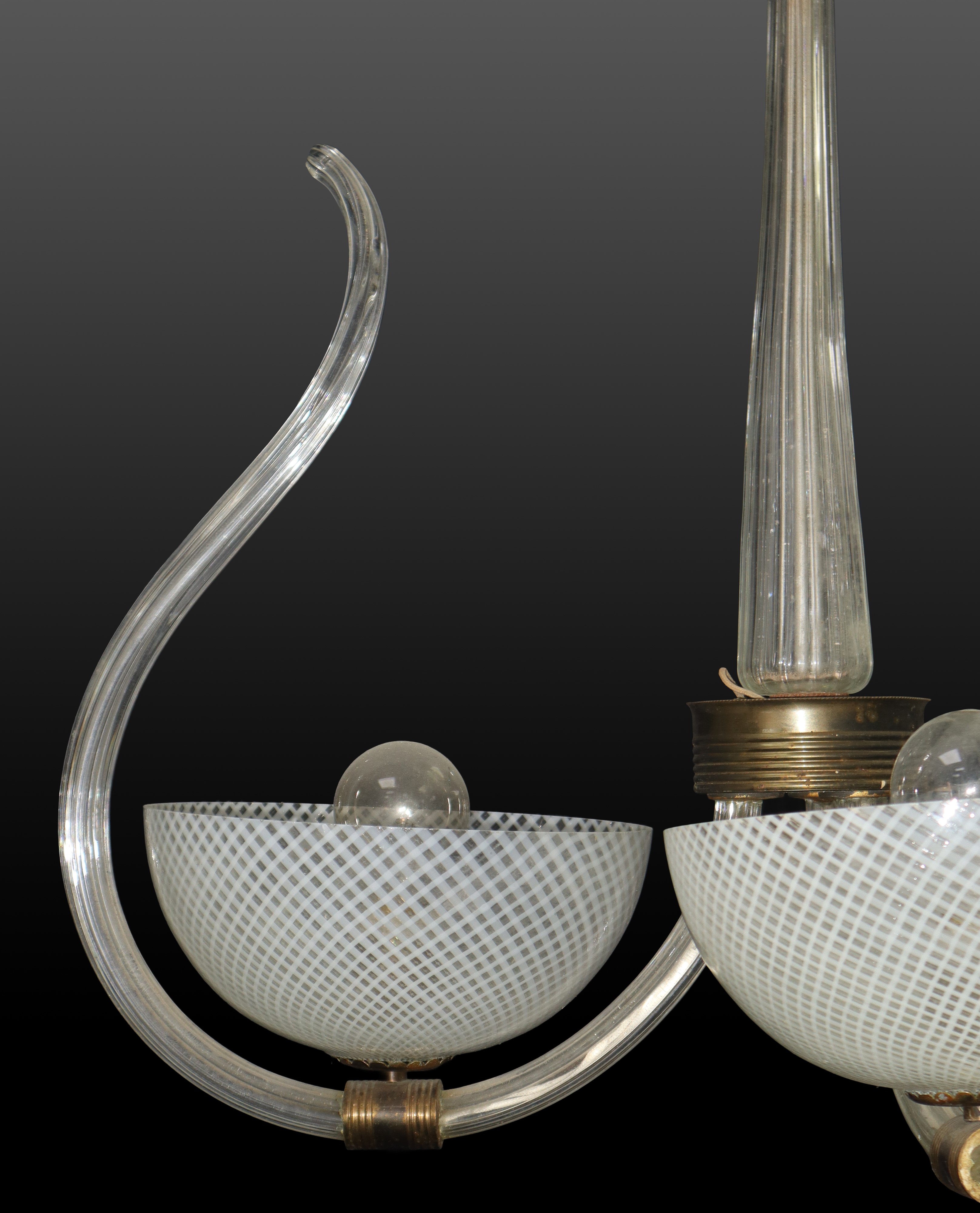 Lampadario con coppe in vetro di Murano in filigrana