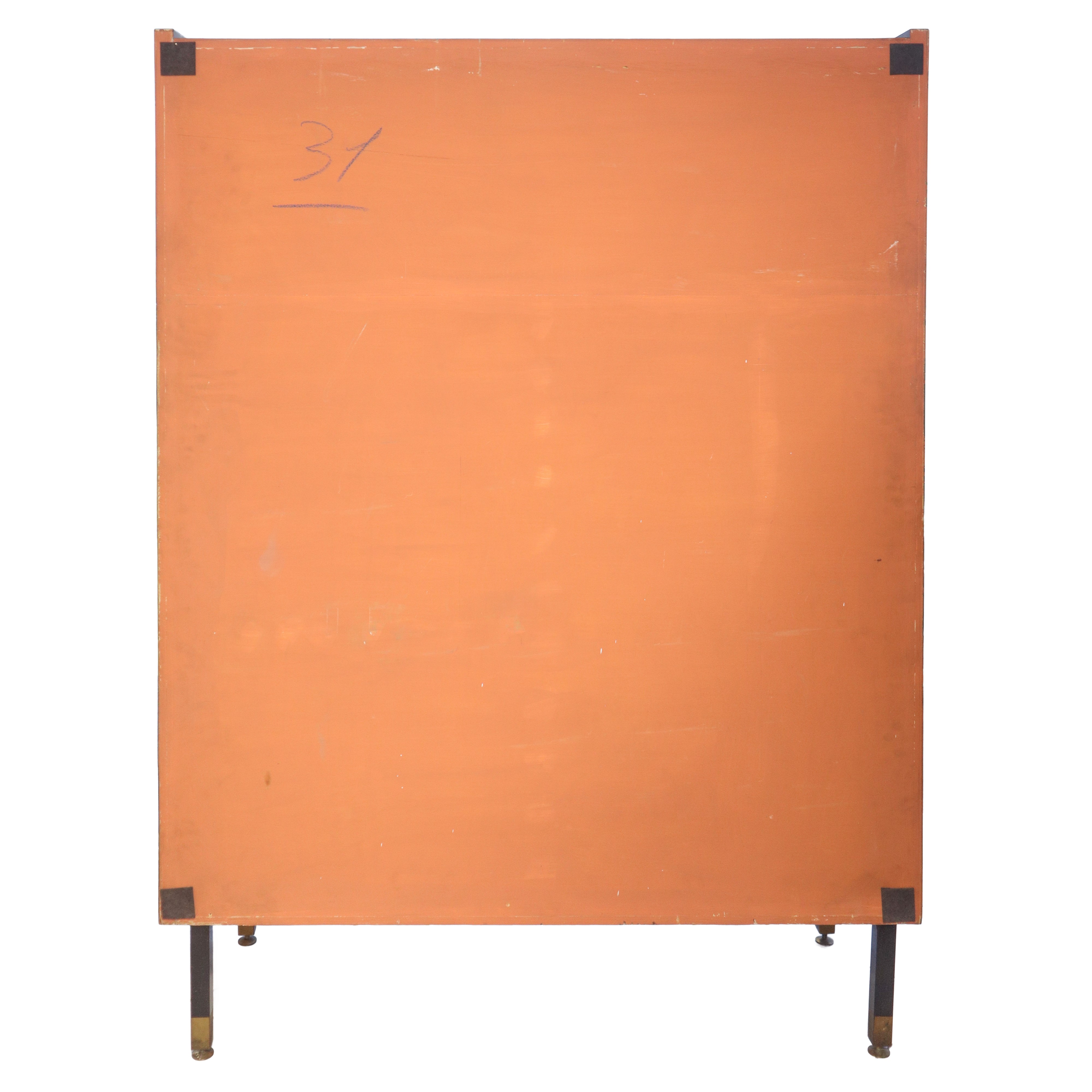 Libreria in legno con inserti in pelle