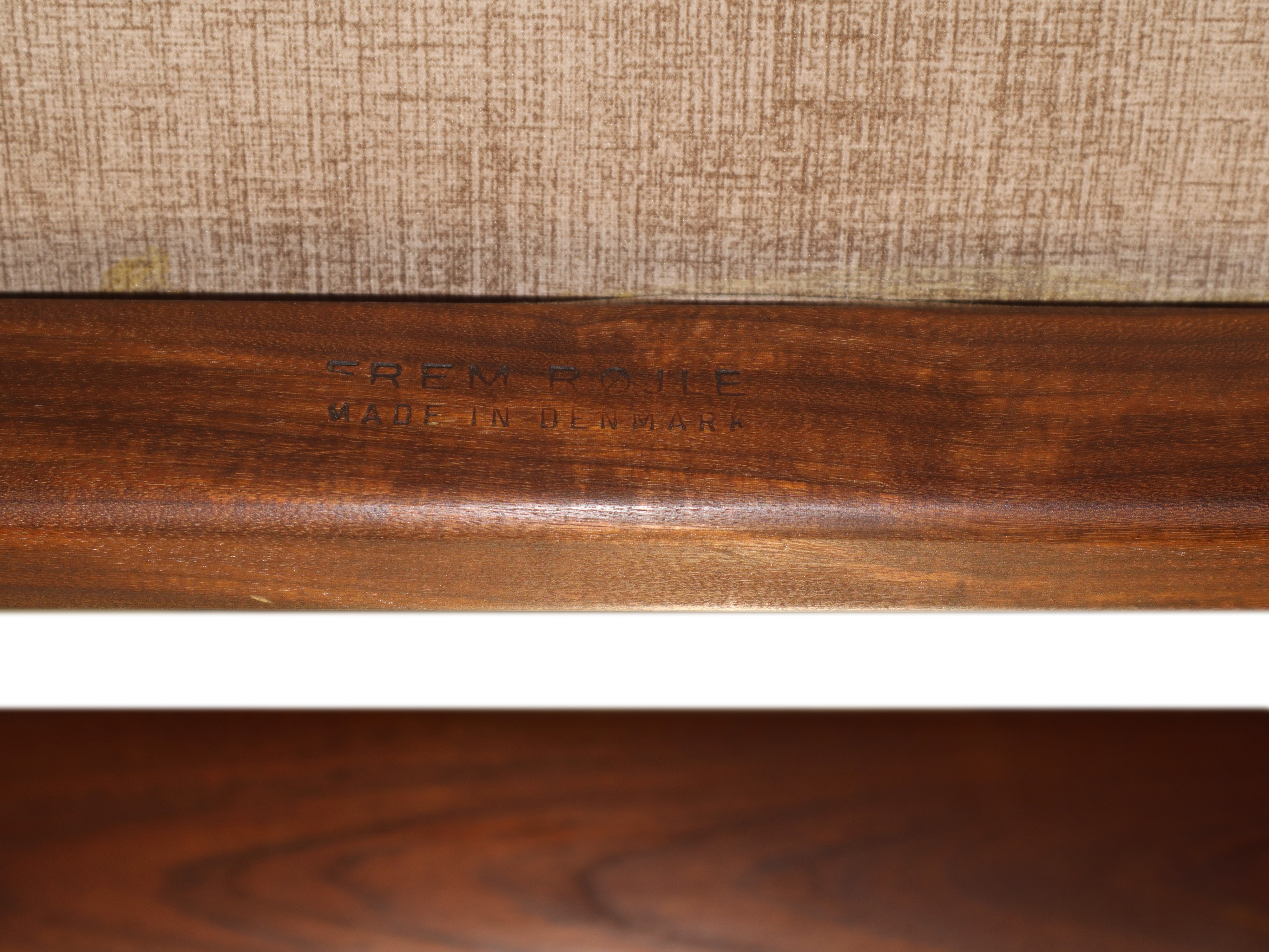 Coppia di poltrone danesi in lana e teak