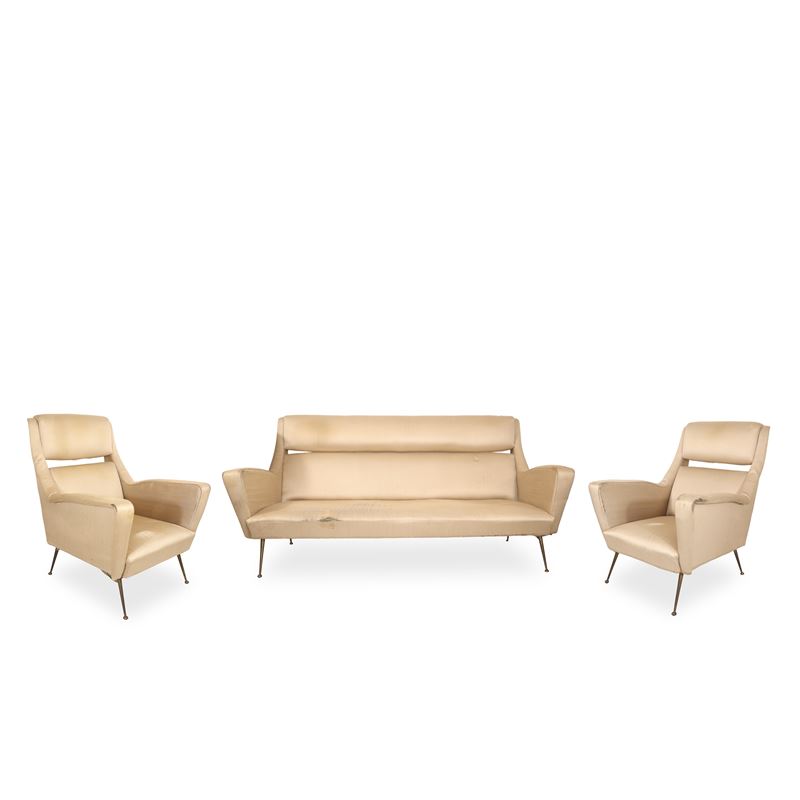 Salotto composto da coppia di poltrone e divano in tessuto beige