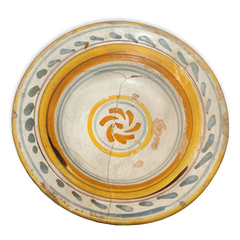 Ciotola in protomaiolica