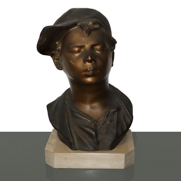 Giovanni De Martino : Smoking street urchin  - Bronze sculpture on a marble base - Auction Eclectic Aution - Casa d'aste La Rosa