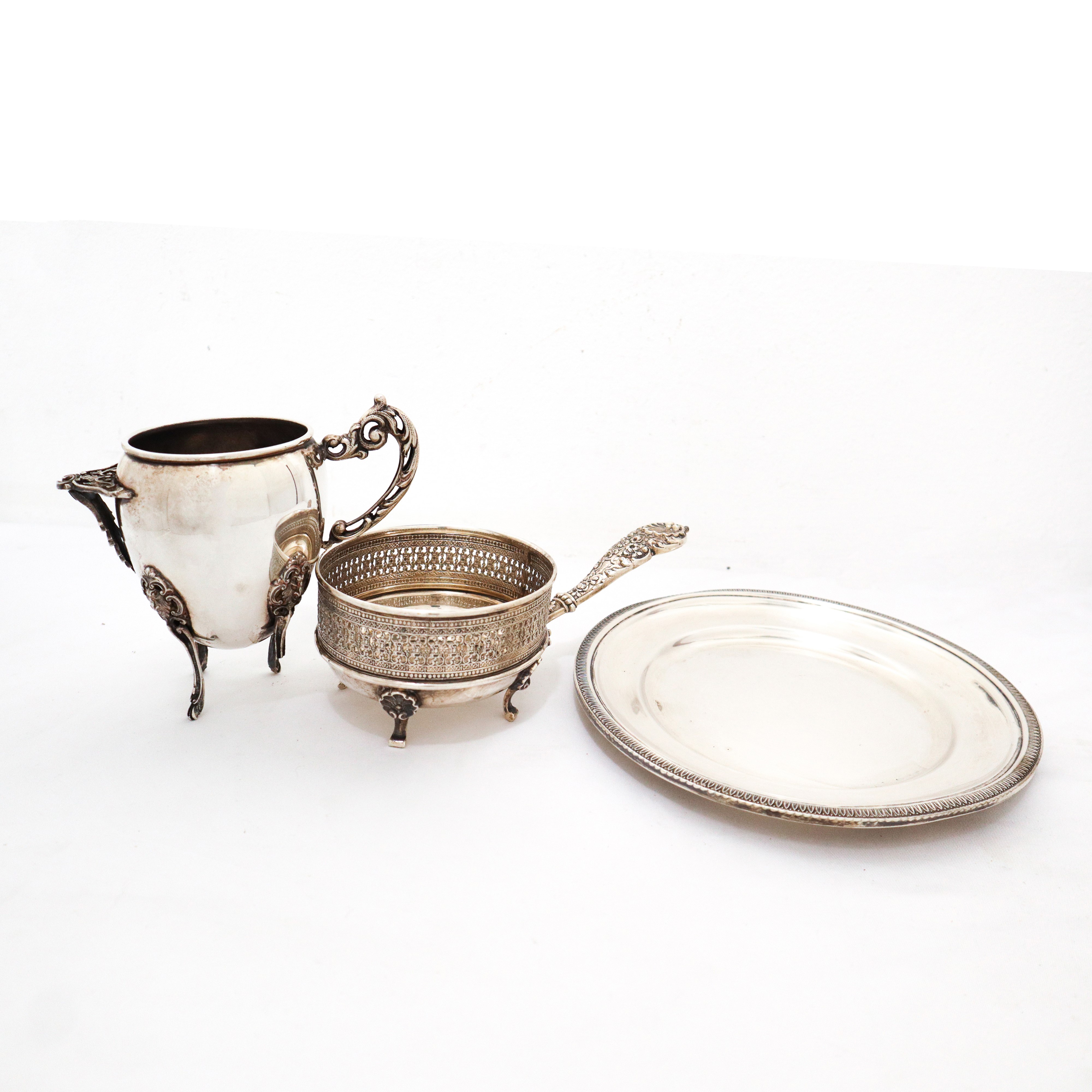 Gruppo di 3 argenti composto da zuccheriera, piattino e ciotolina
