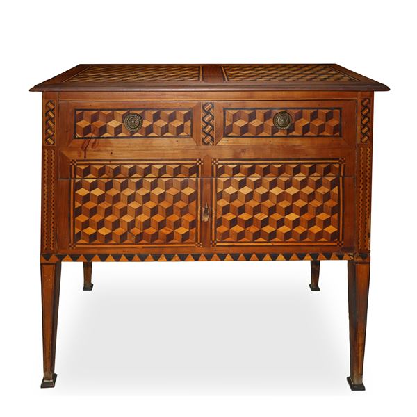 Cassettone con intarsi a damiere