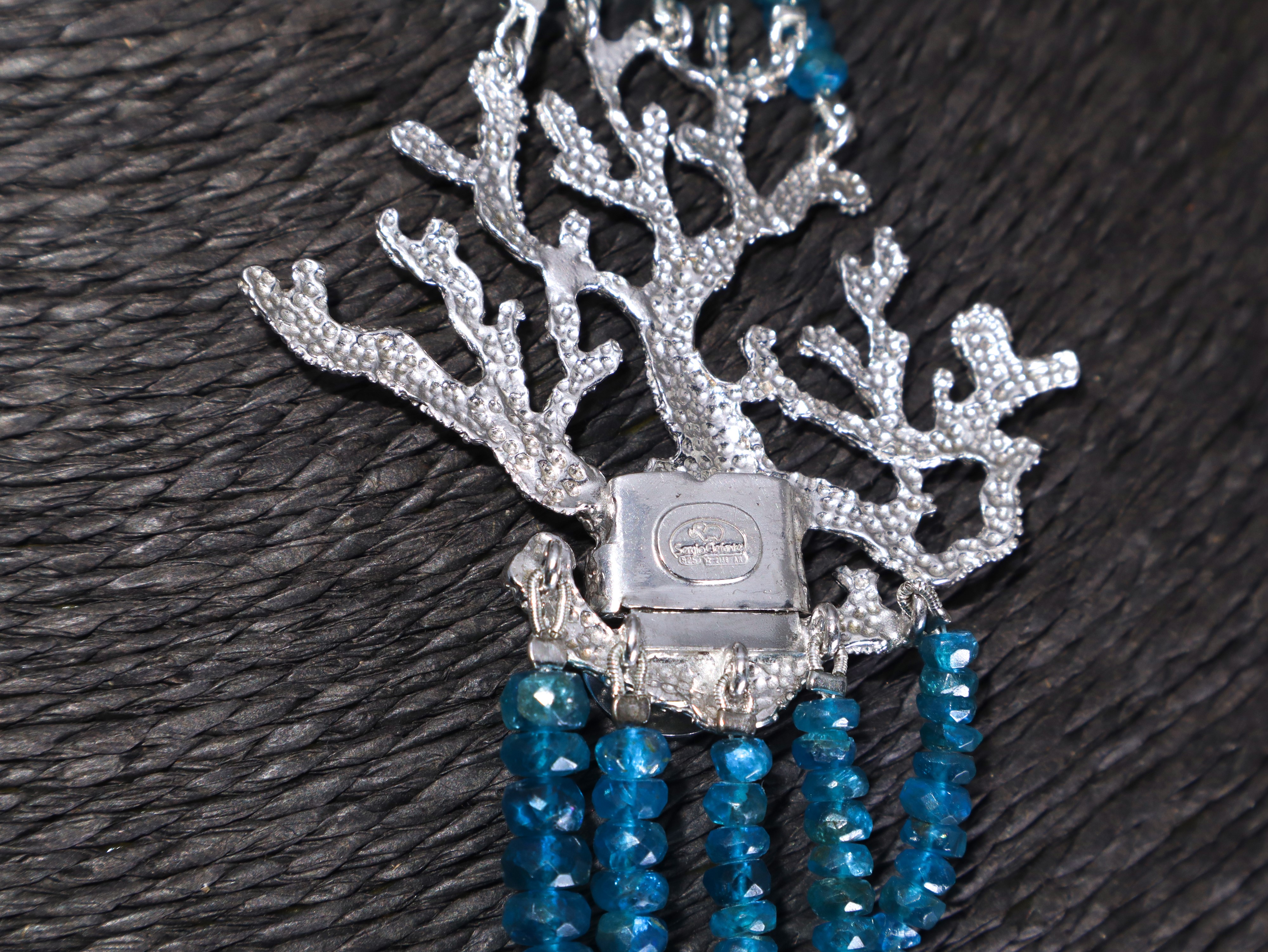 Collana a 5 fili di rondelle in apatite blu con chiusura in argento