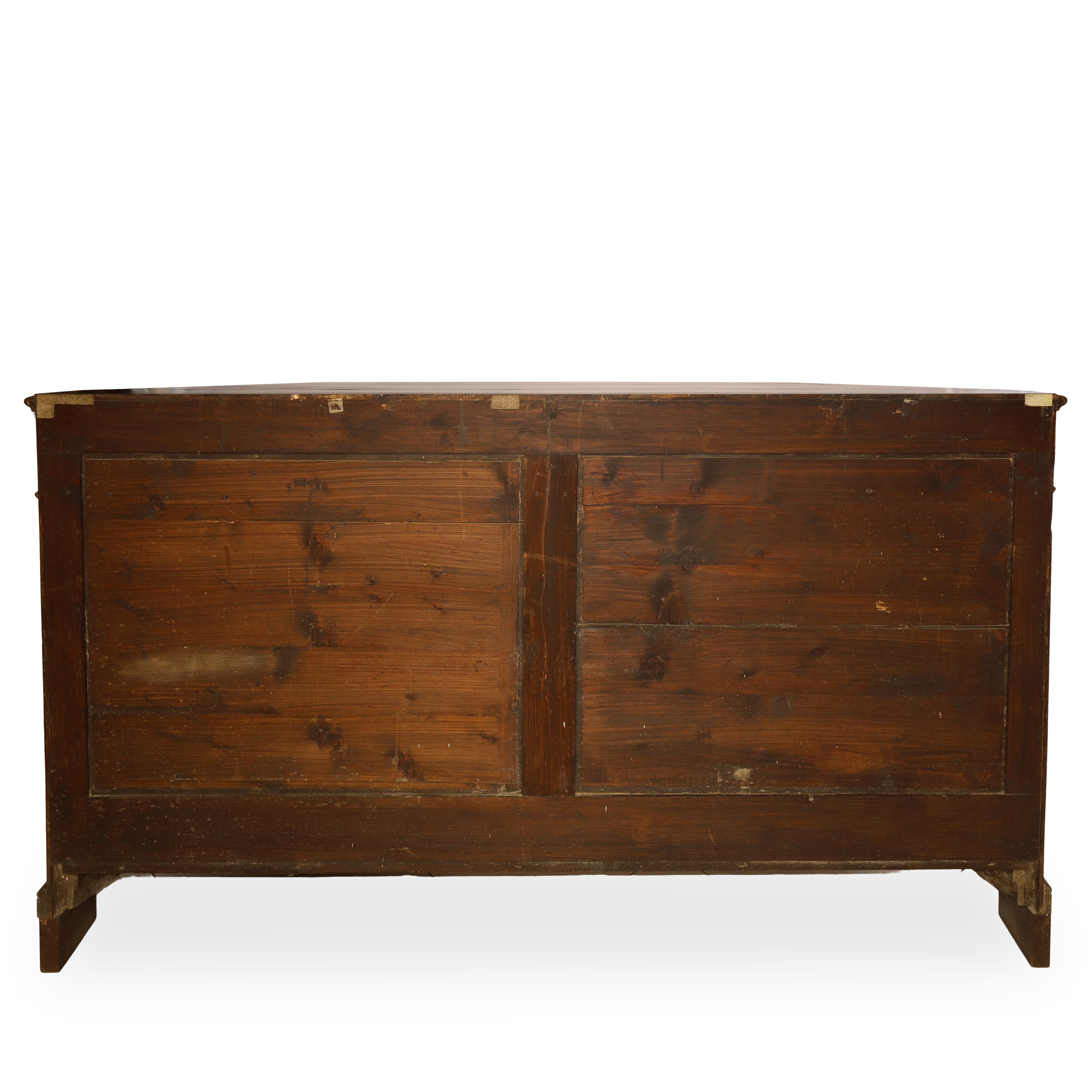 Credenza Bassa in Legno Massello di Noce Scantonata ai Lati con Cassetti nella Parte Superiore e ...