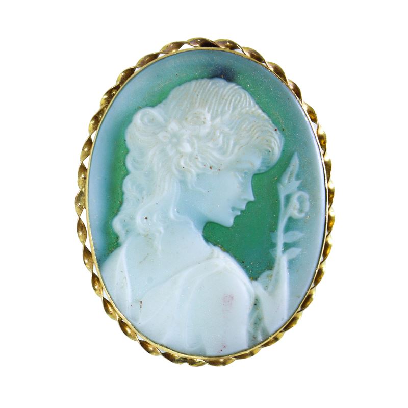 Spilla/pendentif in oro giallo con cameo su agata