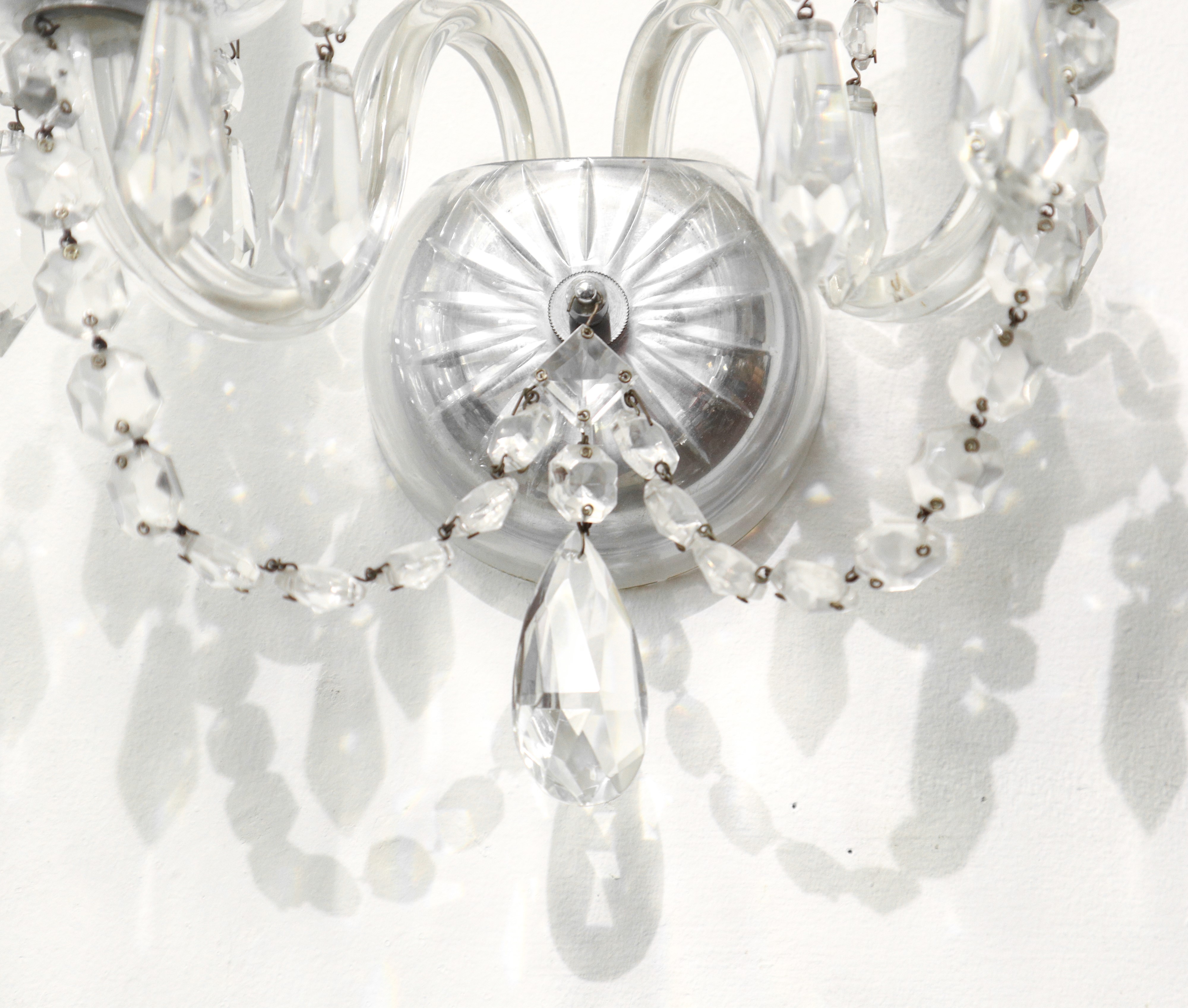 Coppia di appliques a due luci in vetro di Boemia