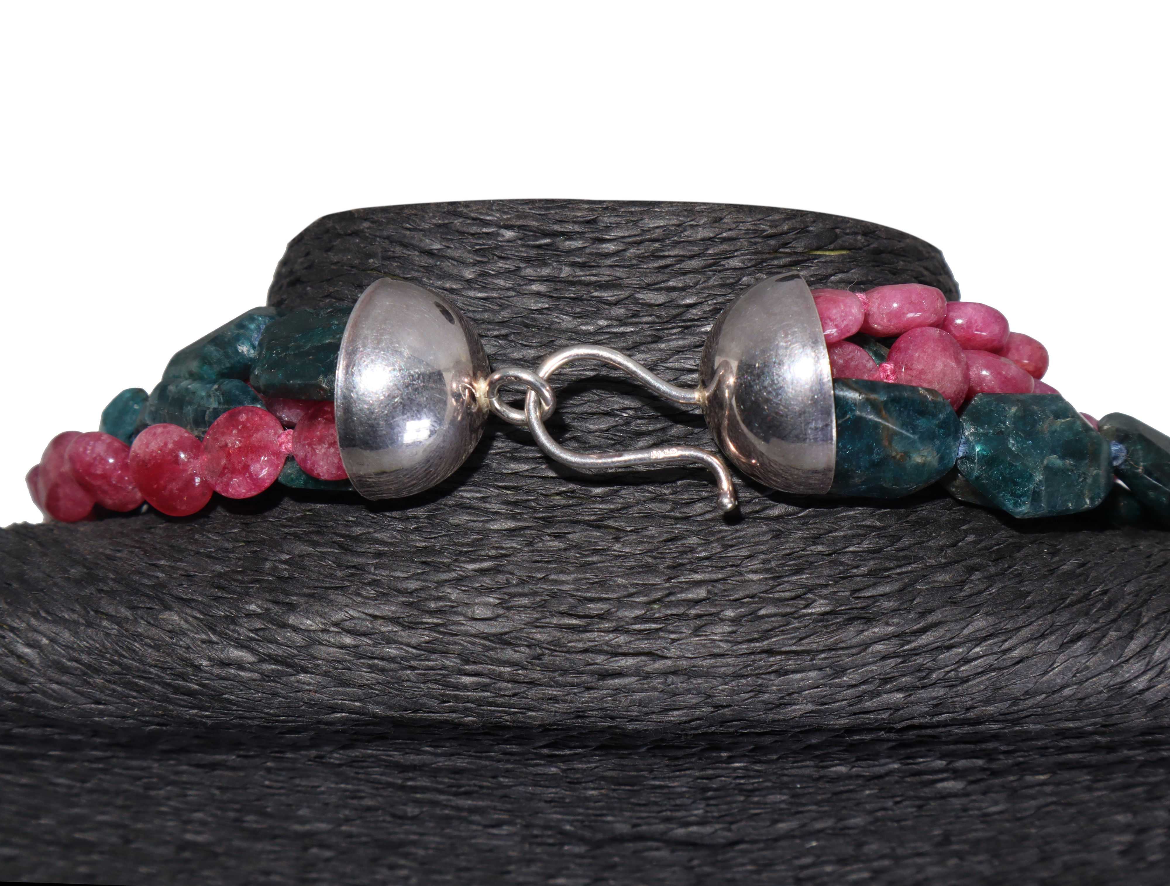 Collana a 4 fili composta da due fili di apatite e 2 fili di rondelle di cherry quartz con chiusu...