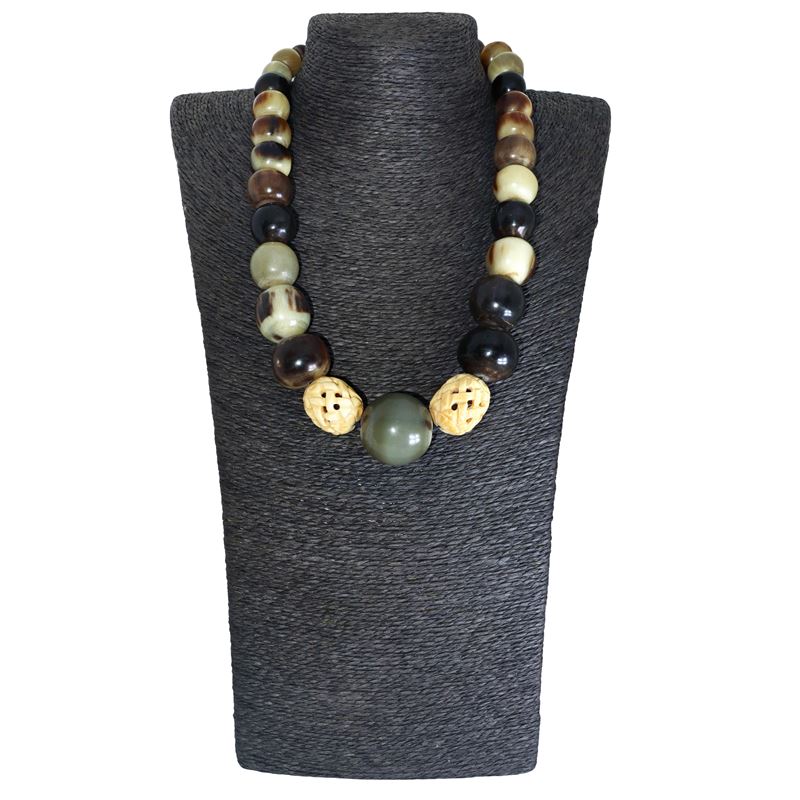 Collana ad un filo in osso di Antilope