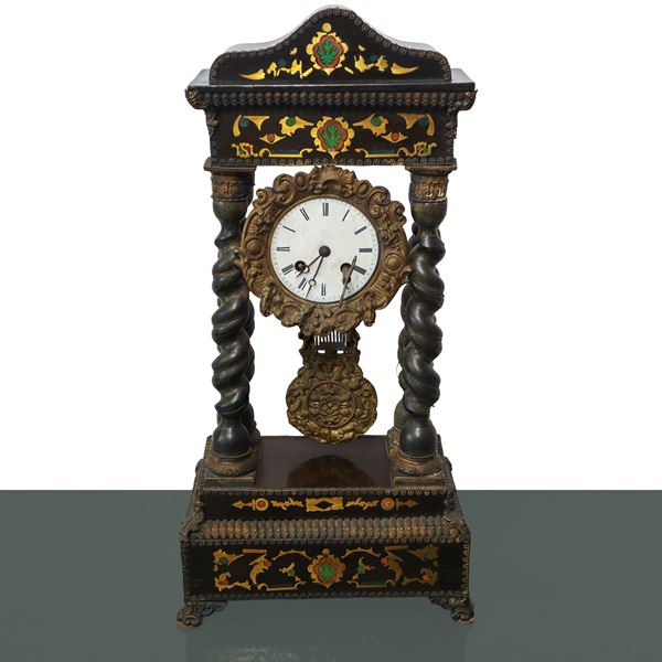 Orologio da tavolo a pendolo Carlo X con quadrante in madreperla