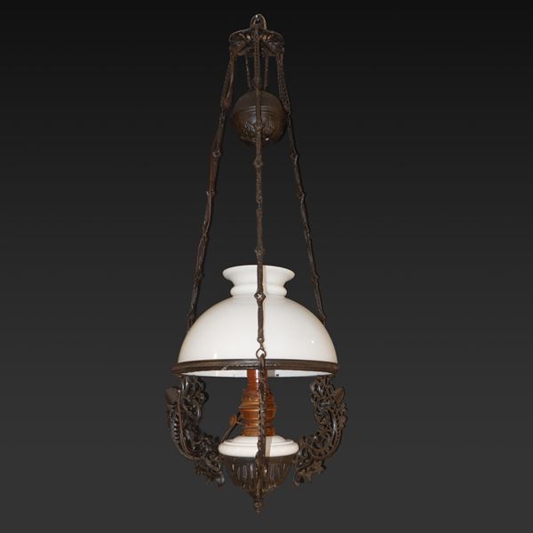 Lampadario sali e scendi in opaline bianca con serbatoio a petrolio