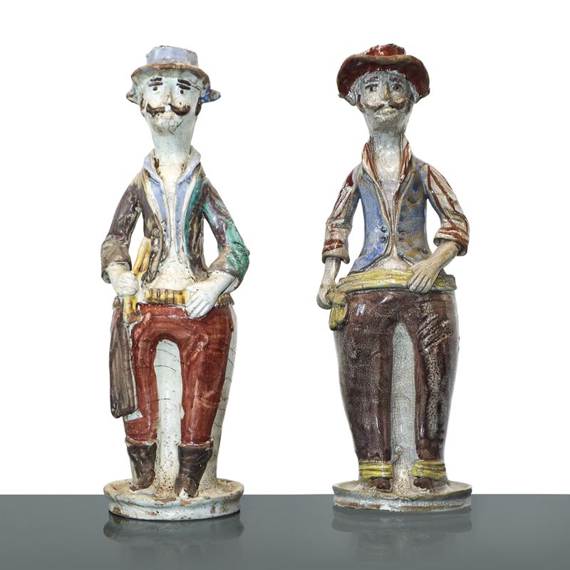 Coppia di lumiere in maiolica di Caltagirone dipinte policrome