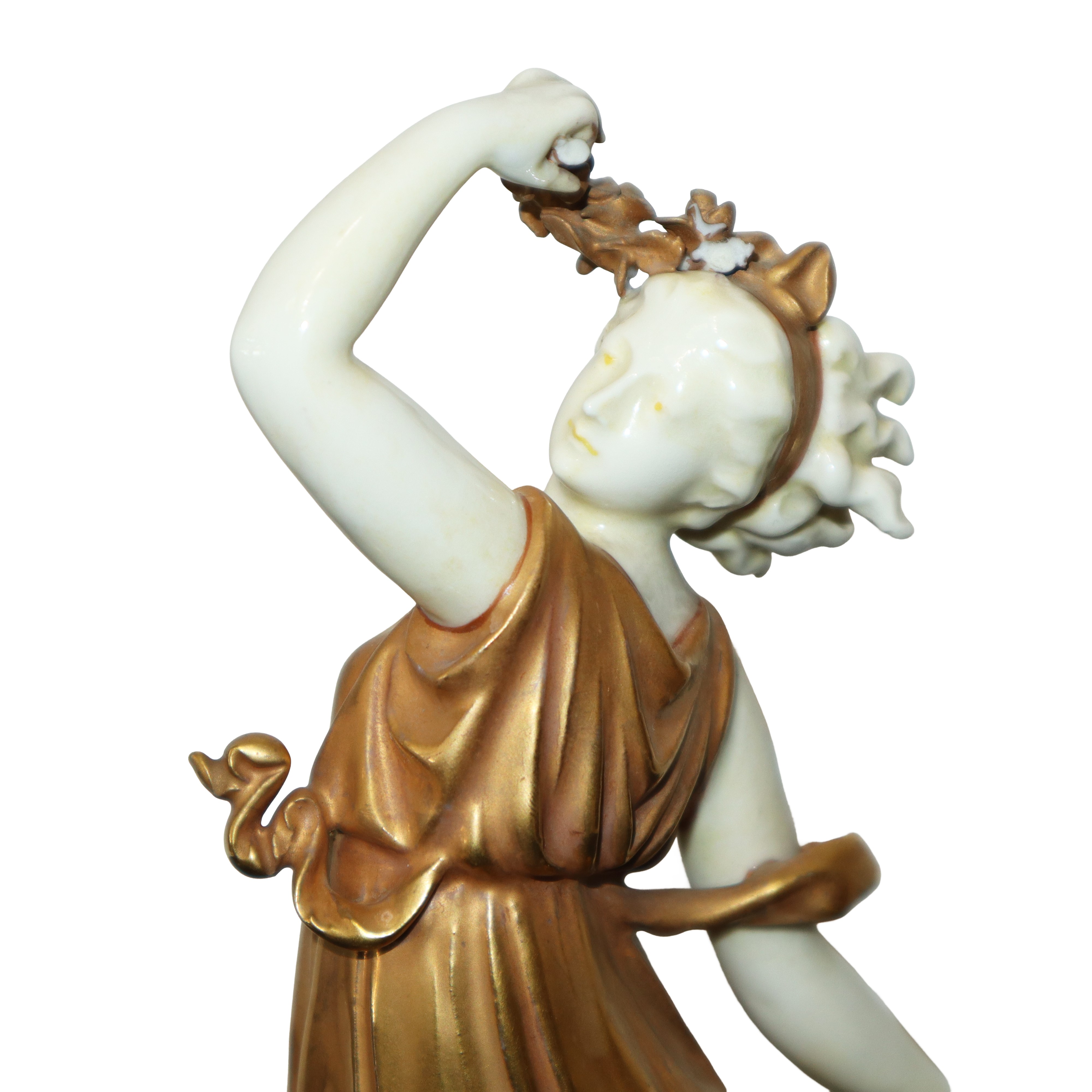Capodimonte - Coppia di Figure in Porcellana Bianca e Dorata