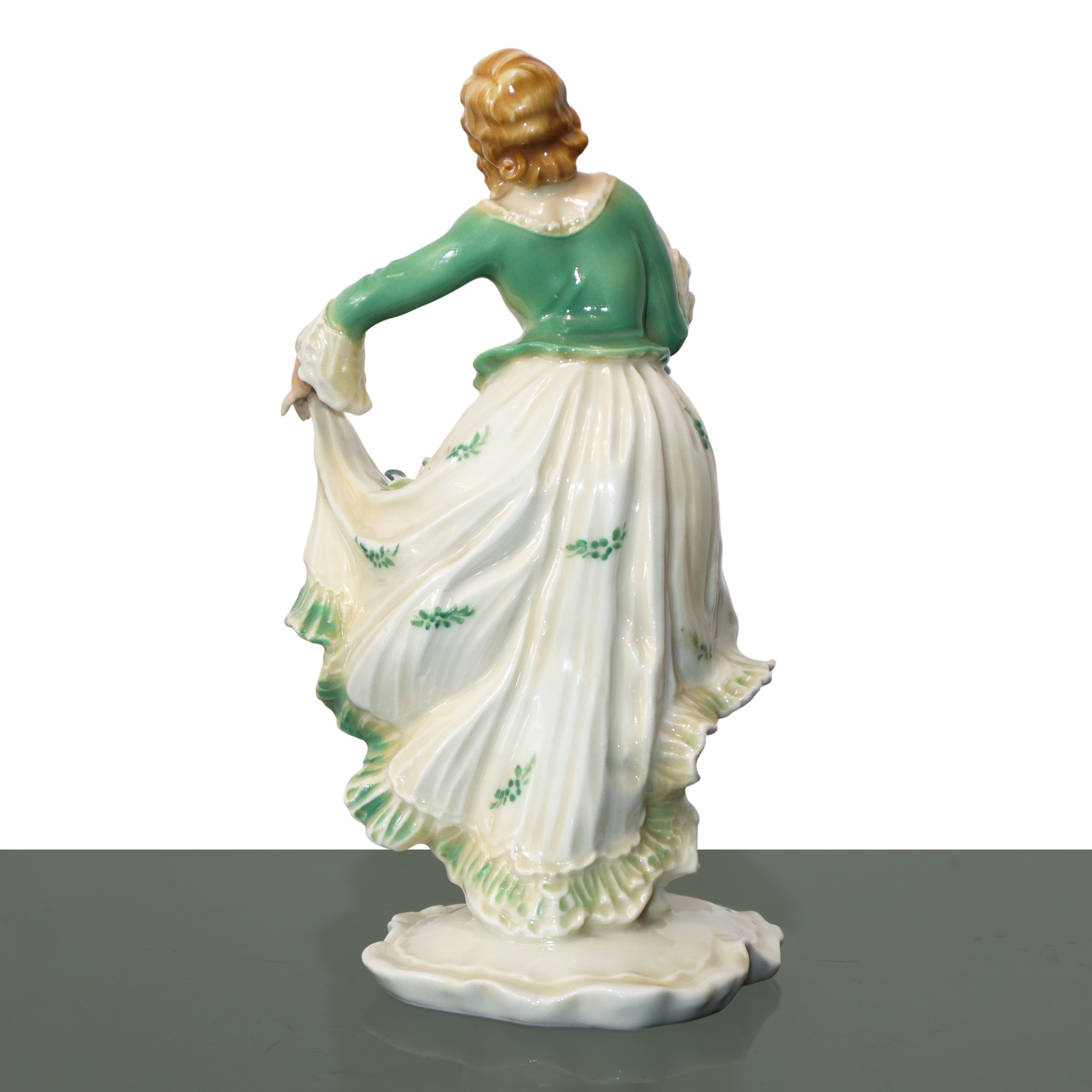 Dama danzante, piccola statua in porcellana