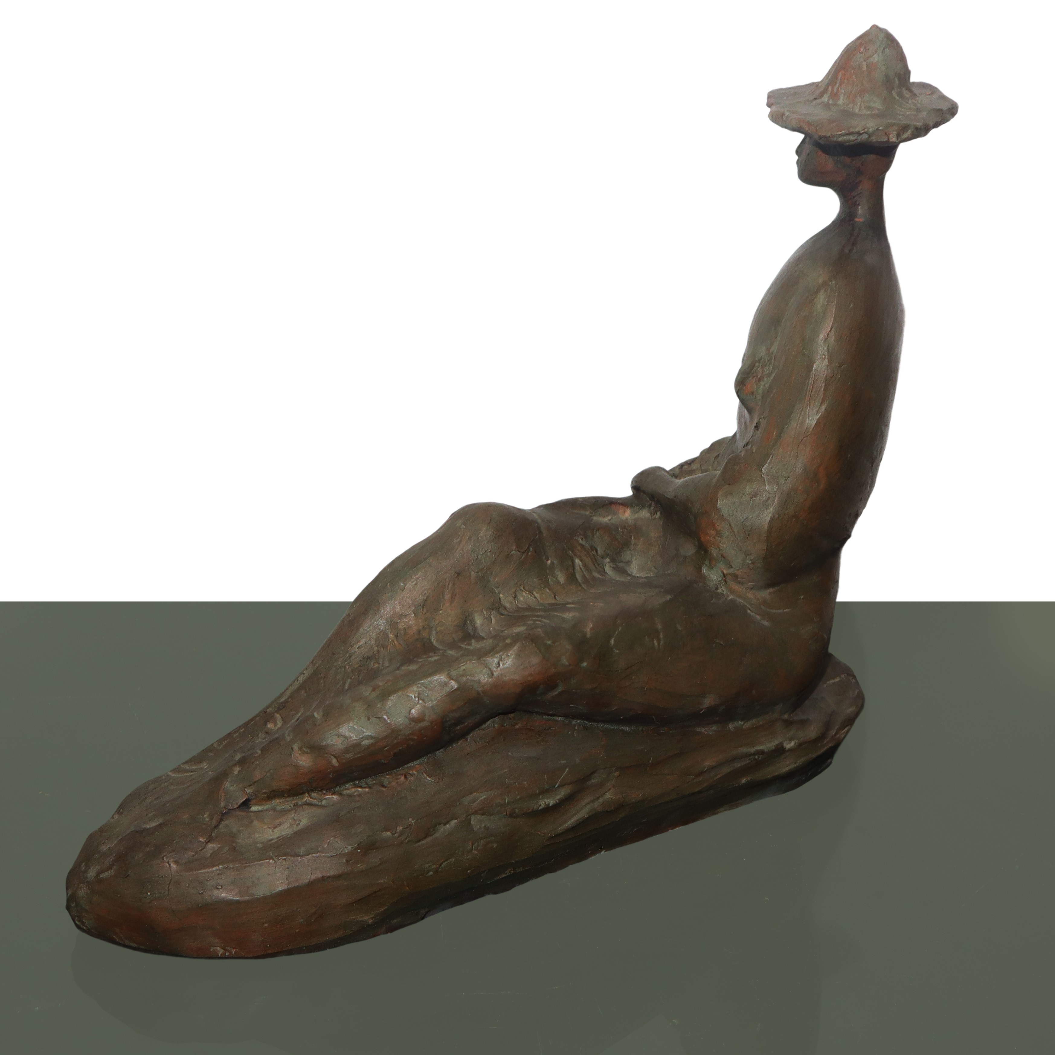 Cesare D'angelo - Donna sdraiata con cappello in terracotta