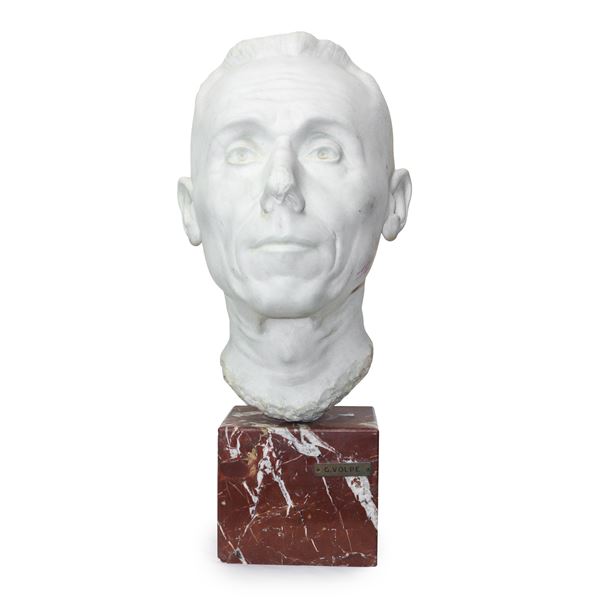 Testa di uomo, scultura in marmo bianco con basse in marmo rosso