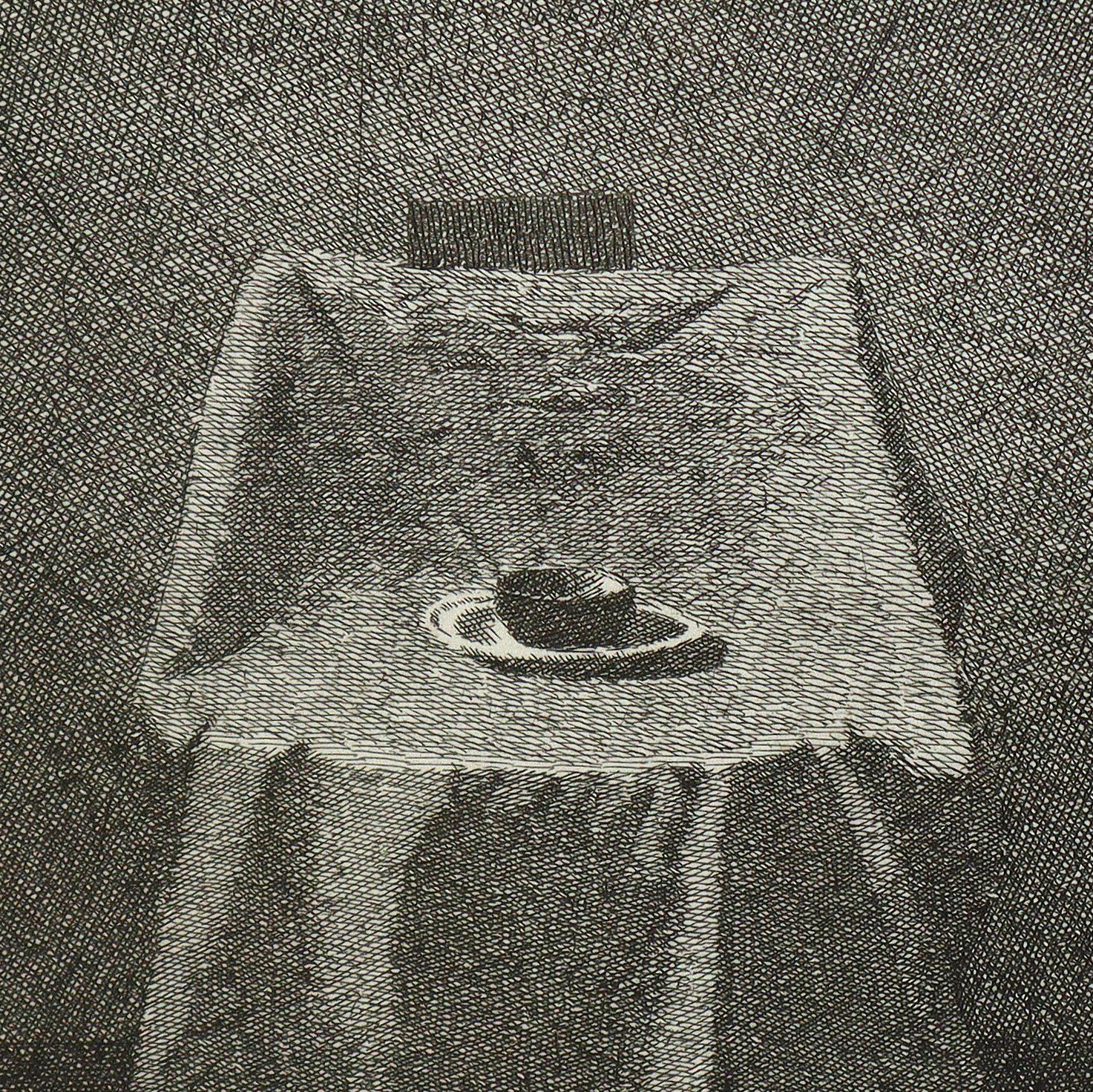 Sedia coperta da un telo